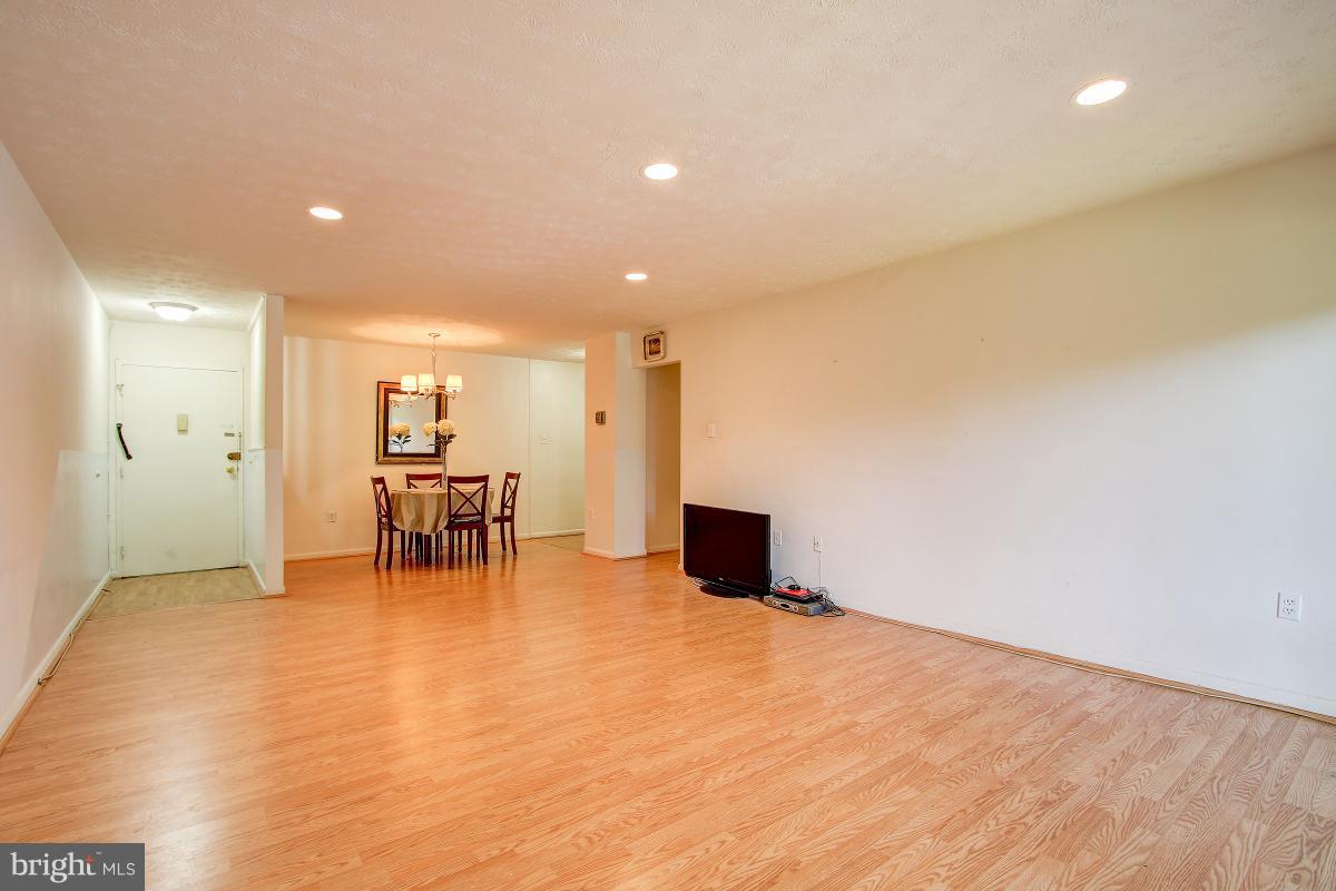 WEST SPRING - Residential