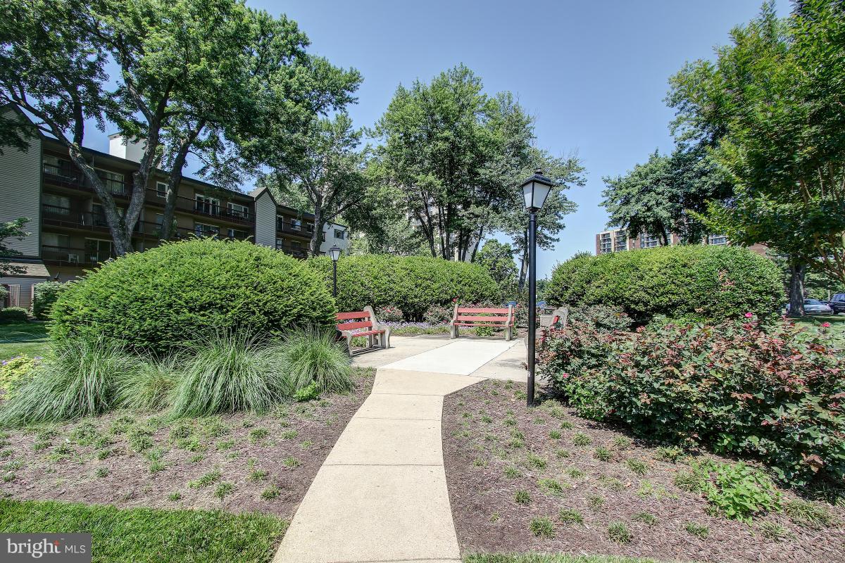 WEST SPRING - Residential