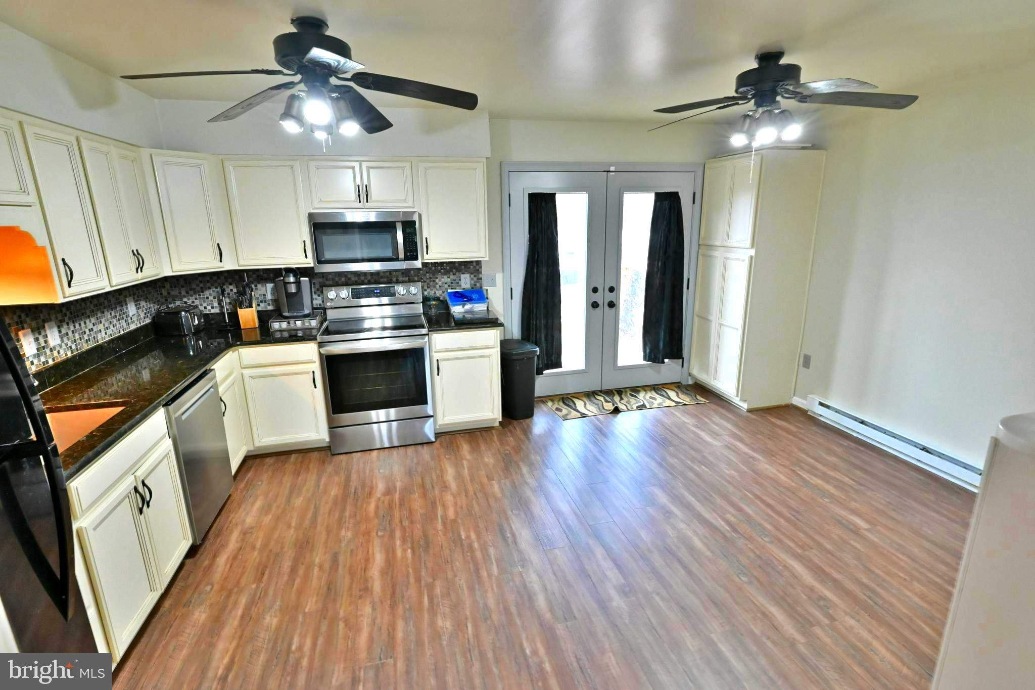 THOMAS ESTATES - Residential