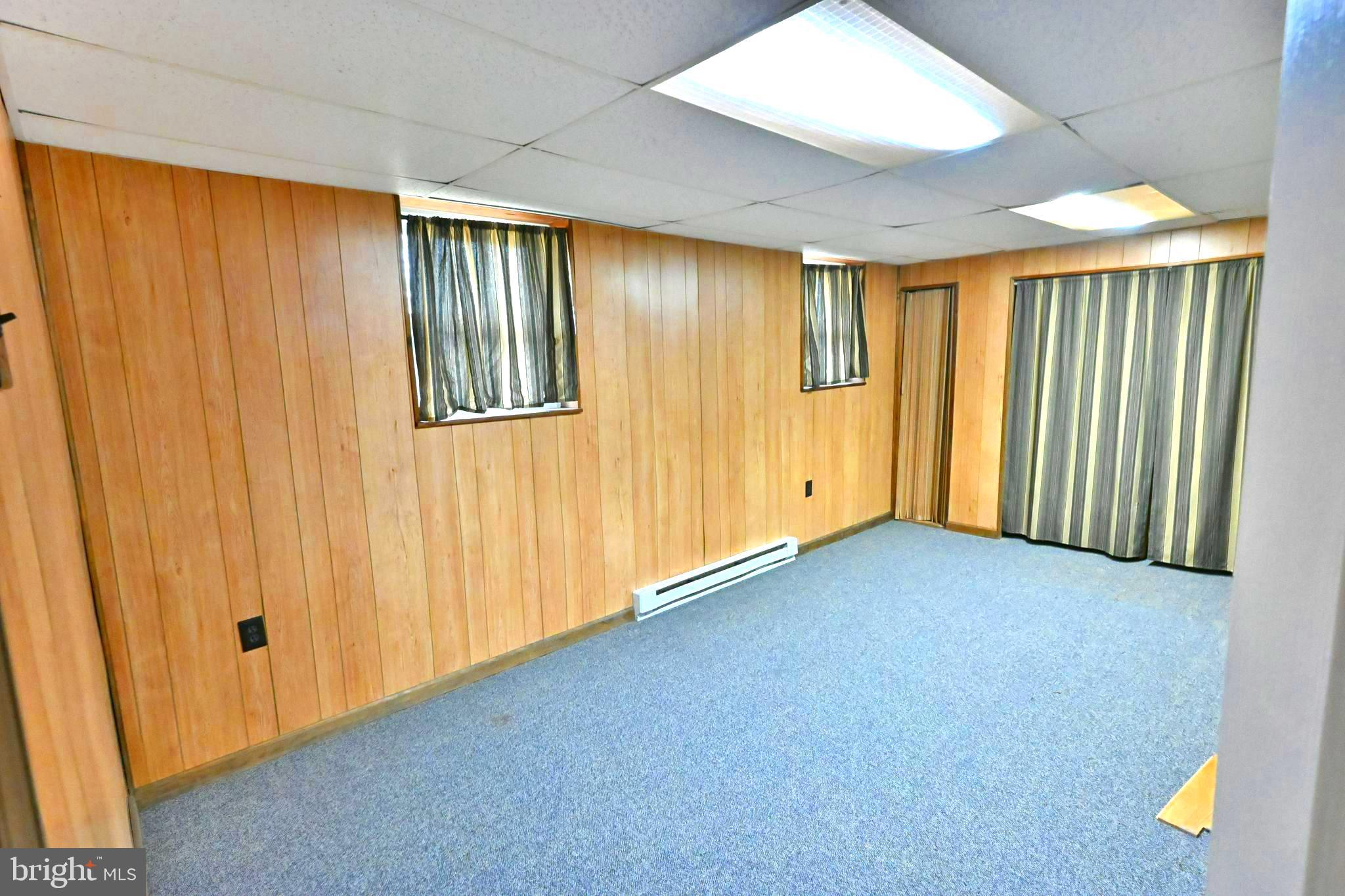 THOMAS ESTATES - Residential