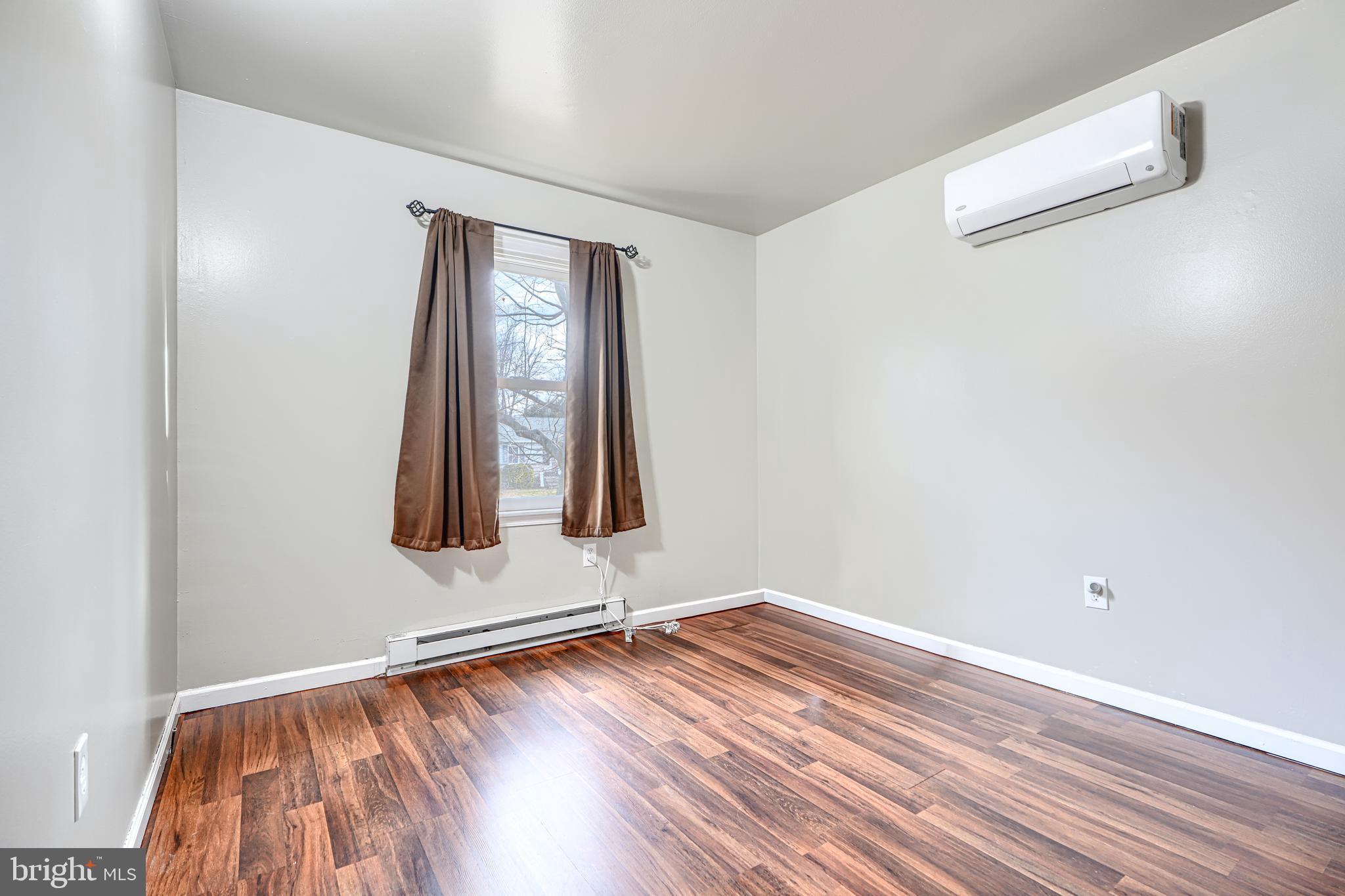 THOMAS ESTATES - Residential