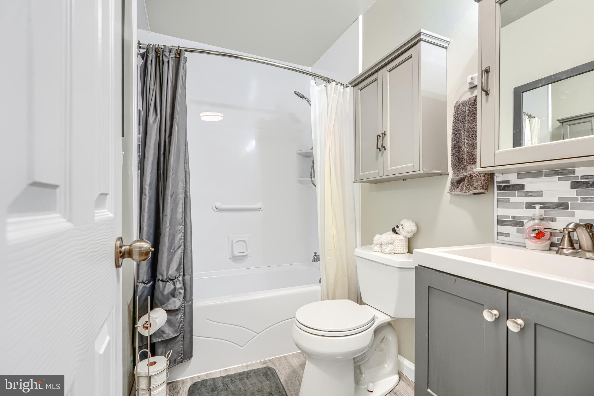 THOMAS ESTATES - Residential