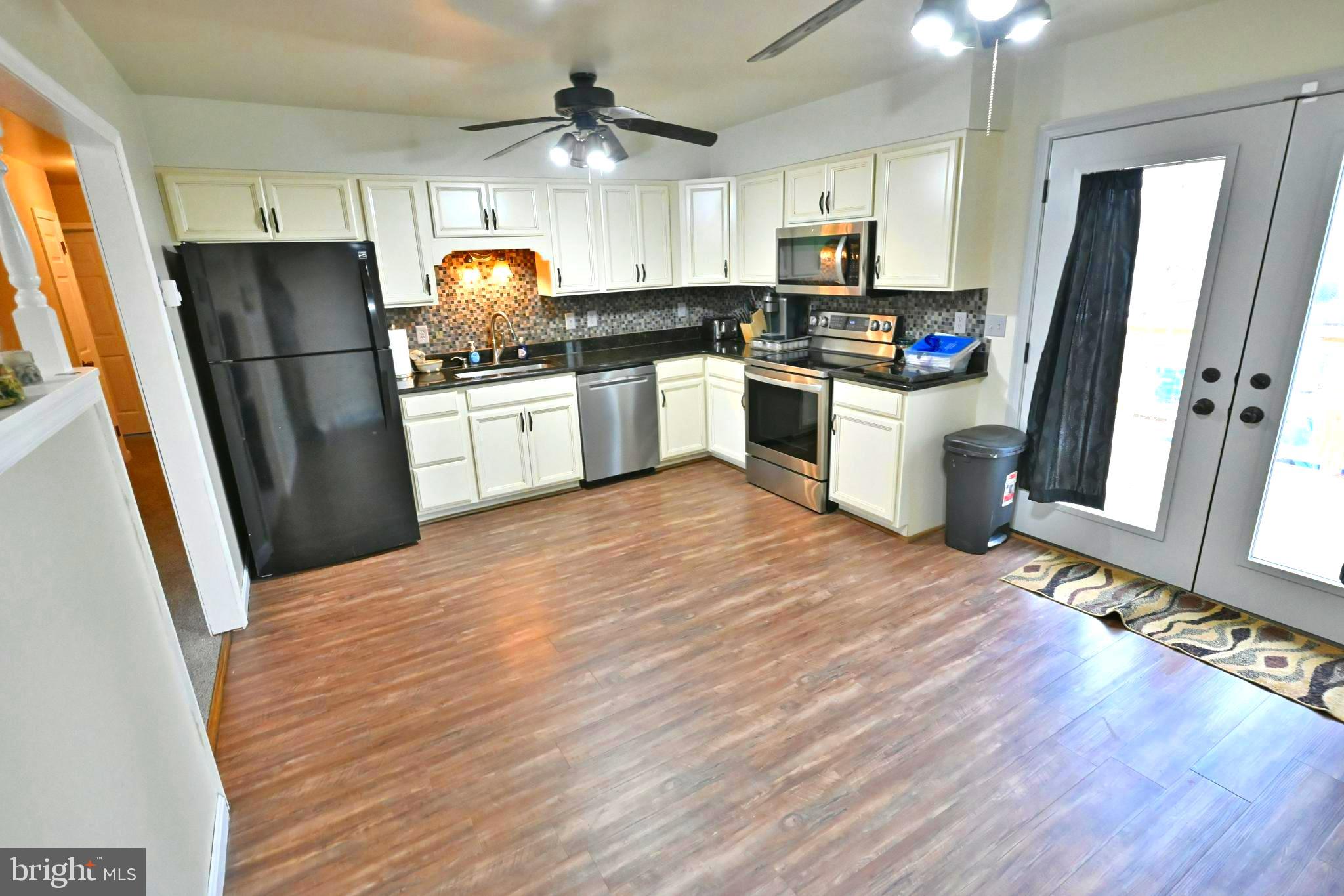 THOMAS ESTATES - Residential