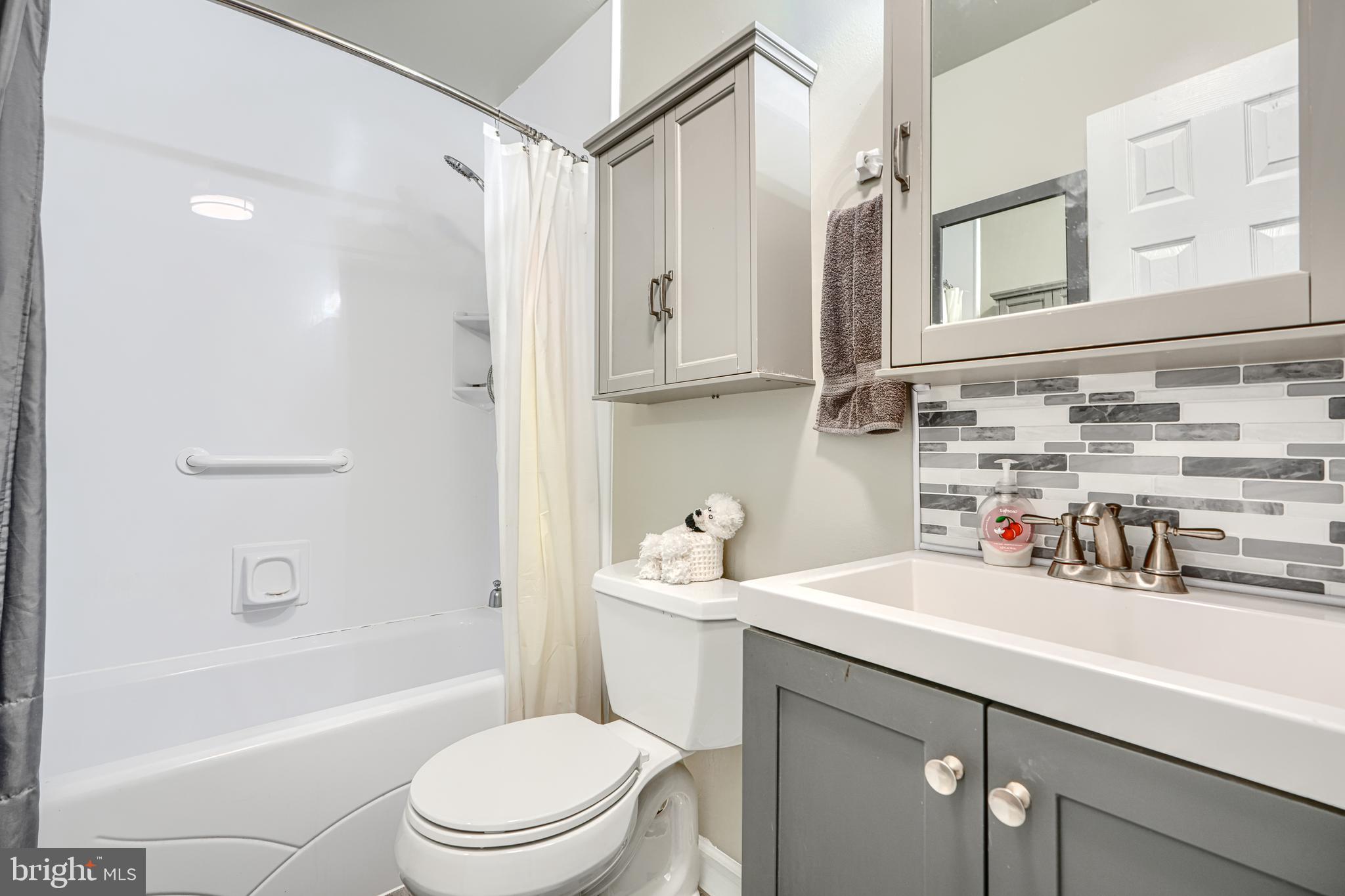 THOMAS ESTATES - Residential