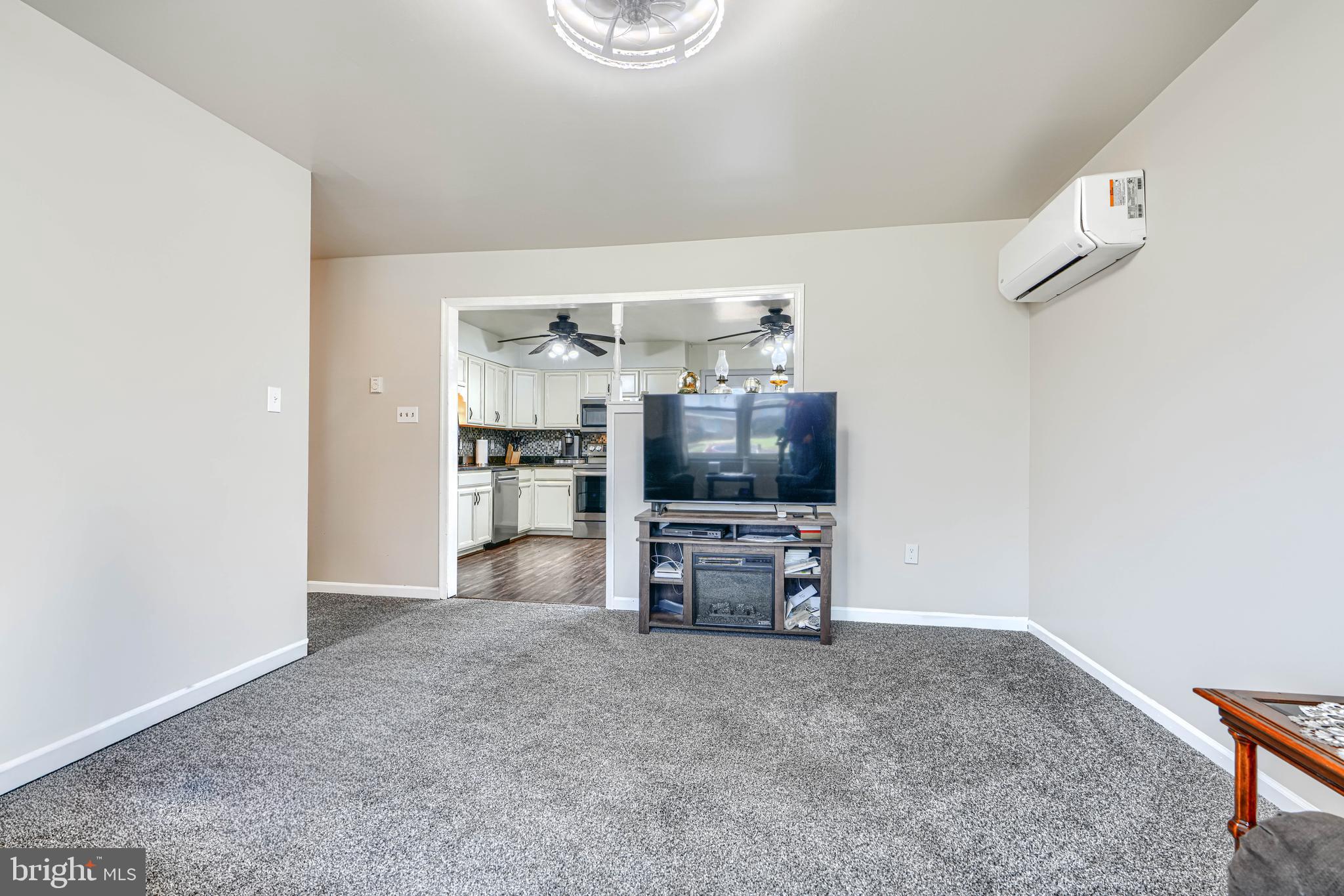 THOMAS ESTATES - Residential