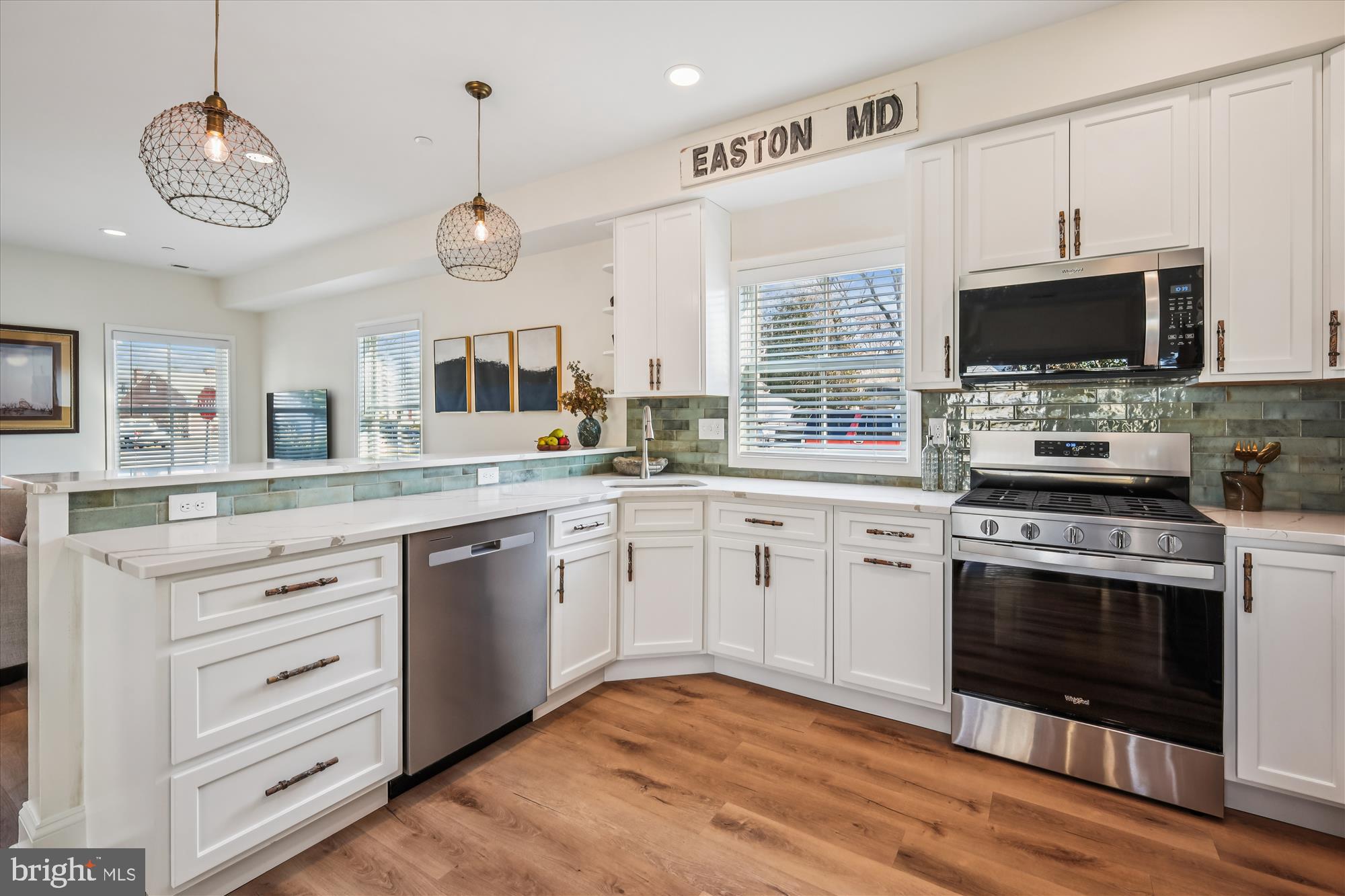 EASTON - Residential Lease