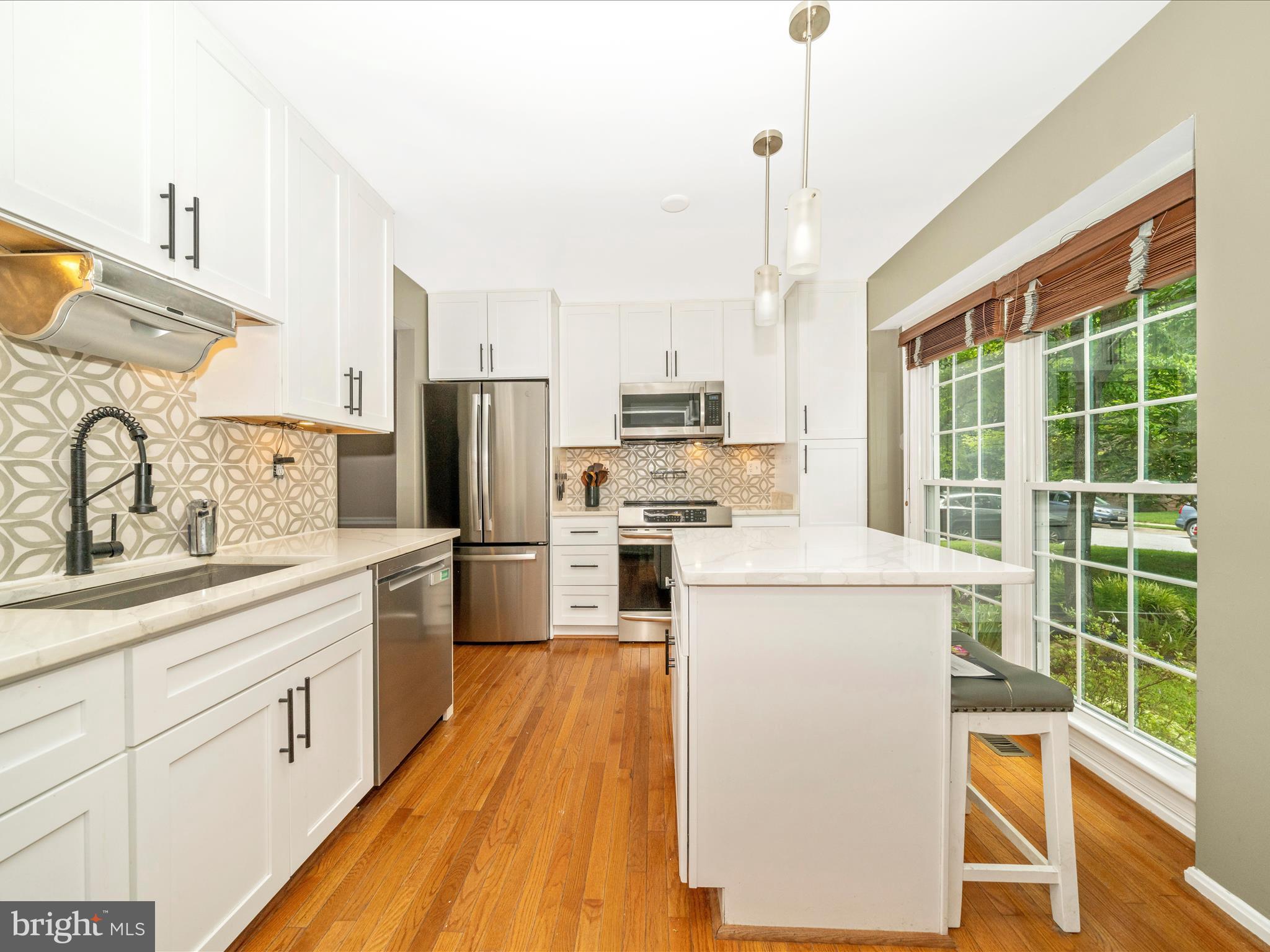 10060 MAPLE LEAF DRIVE