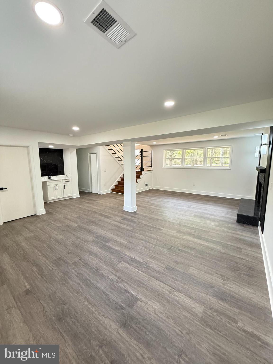 POST ROAD VILLAGE - Residential Lease