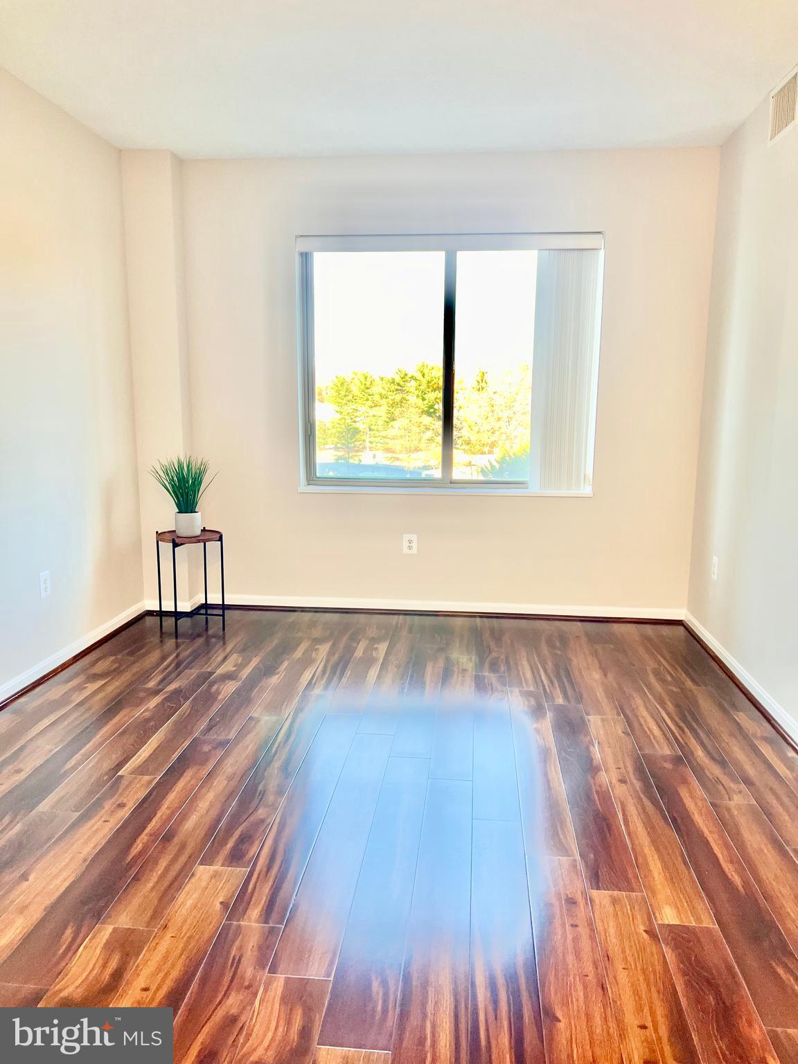 VANTAGE POINT EAST AT LEISURE WORLD - Residential