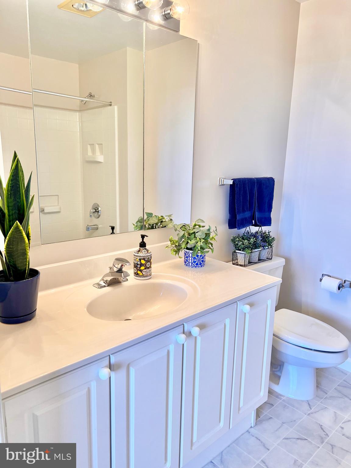 VANTAGE POINT EAST AT LEISURE WORLD - Residential