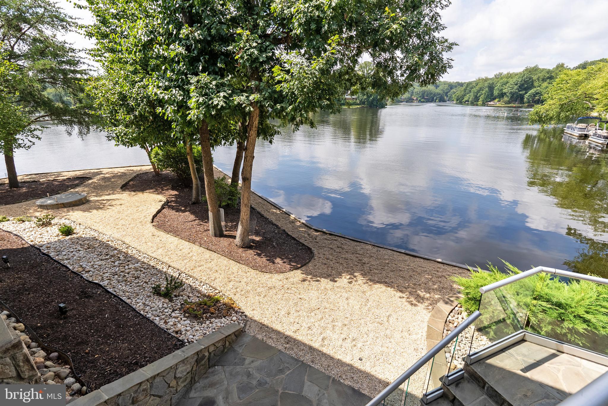 BARCROFT LAKE SHORES - Residential