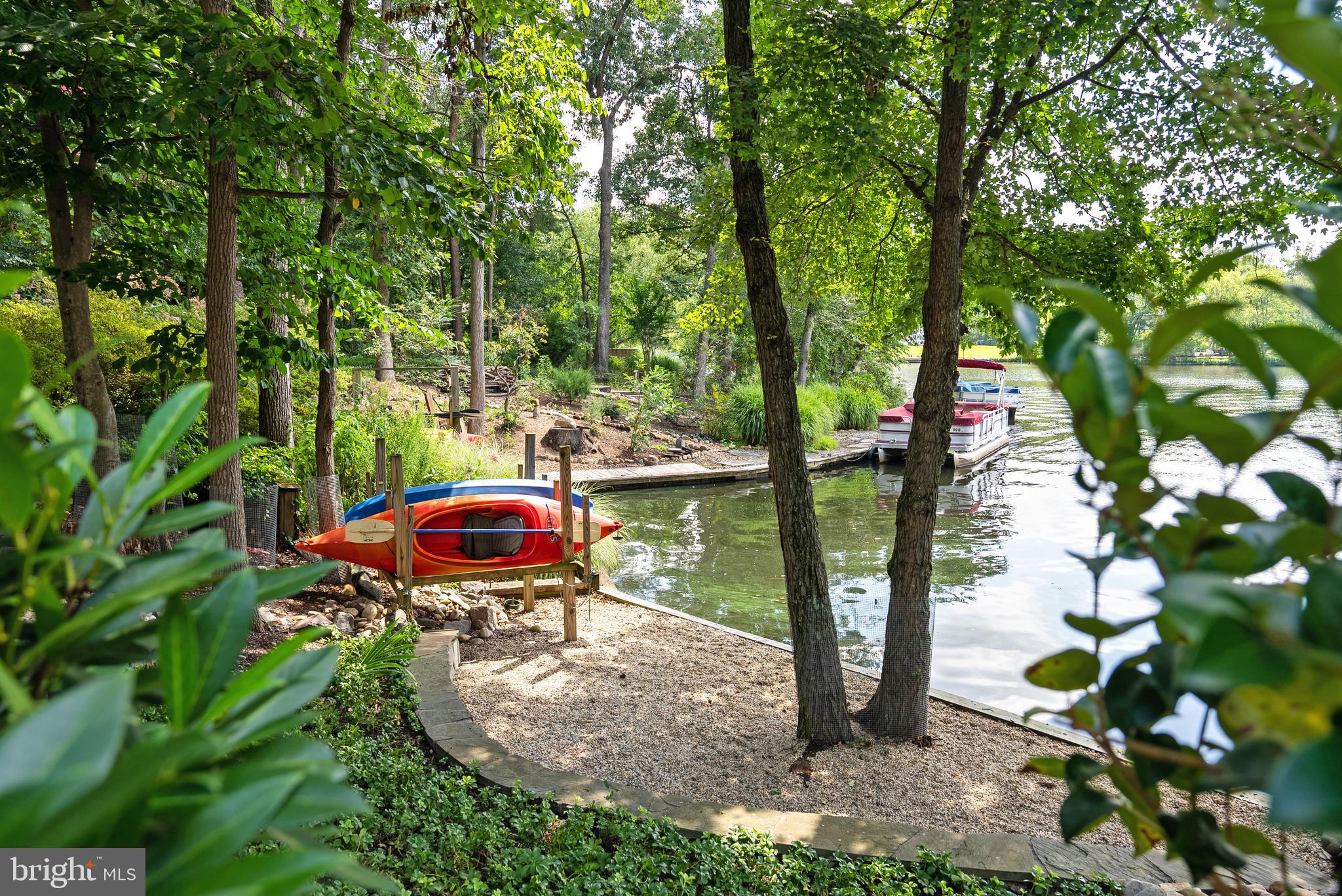 BARCROFT LAKE SHORES - Residential