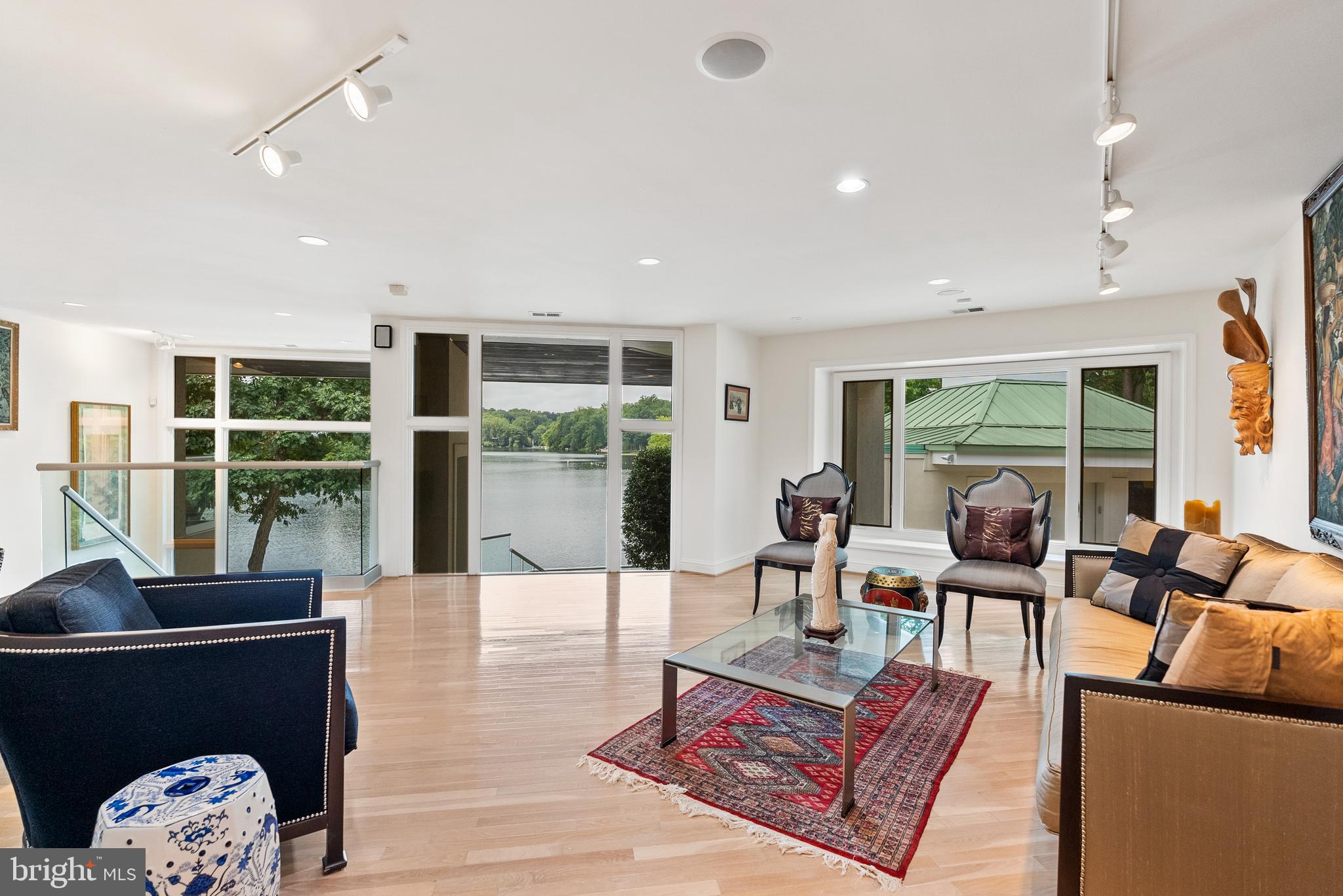 BARCROFT LAKE SHORES - Residential