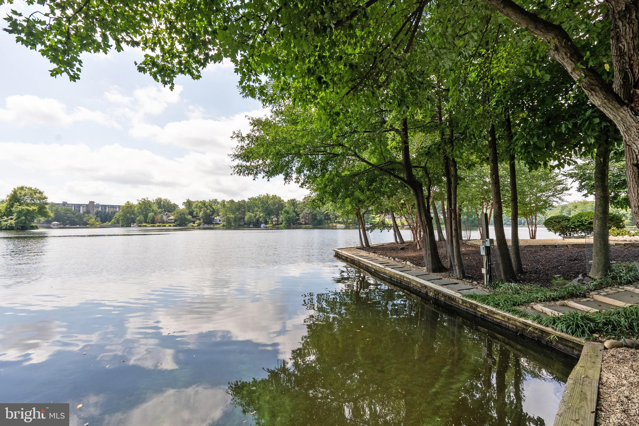 BARCROFT LAKE SHORES - Residential