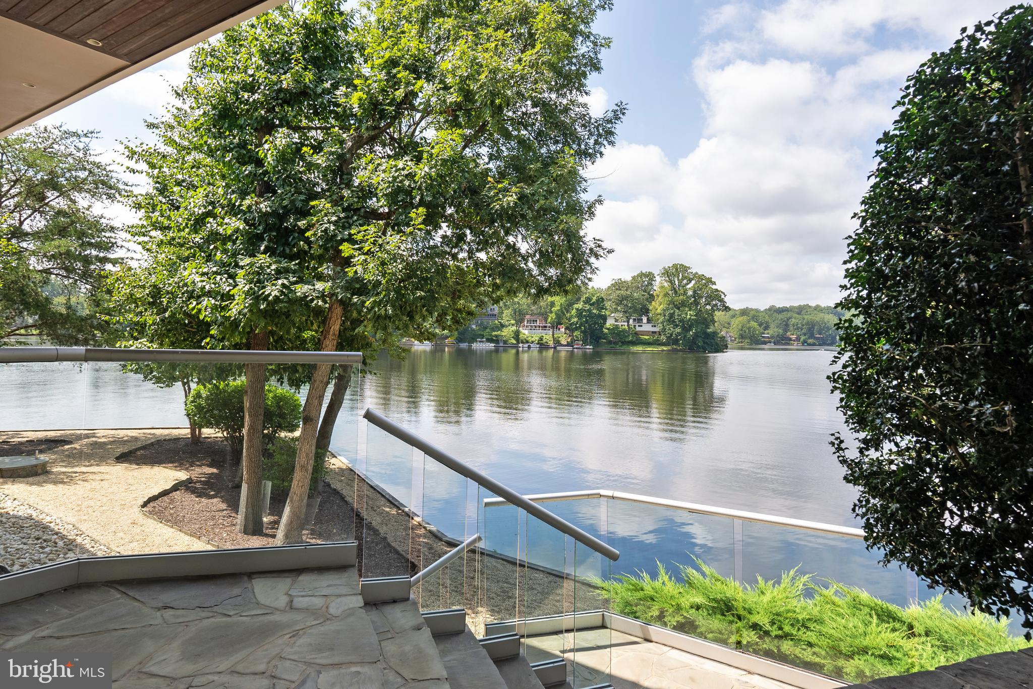 BARCROFT LAKE SHORES - Residential