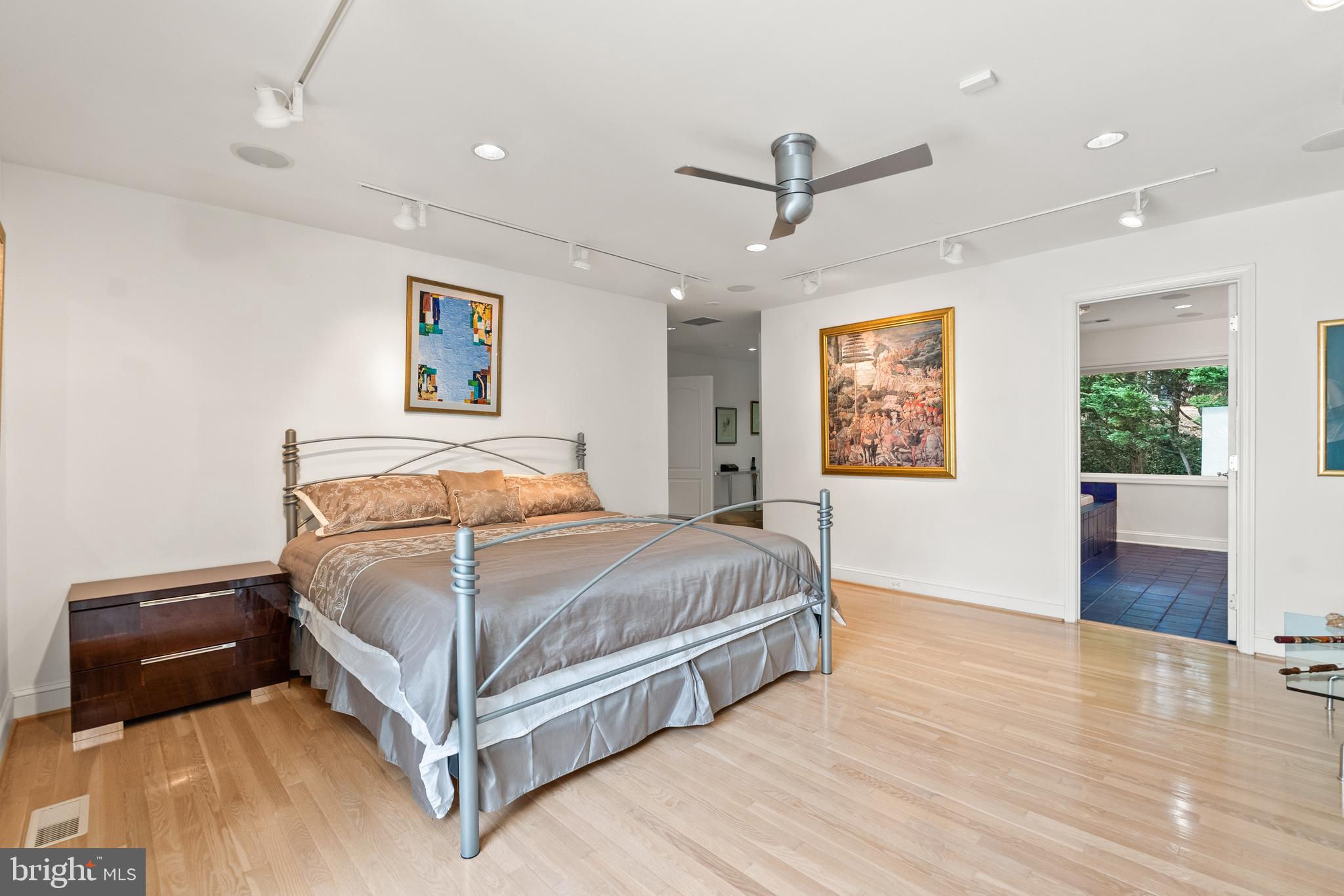 BARCROFT LAKE SHORES - Residential