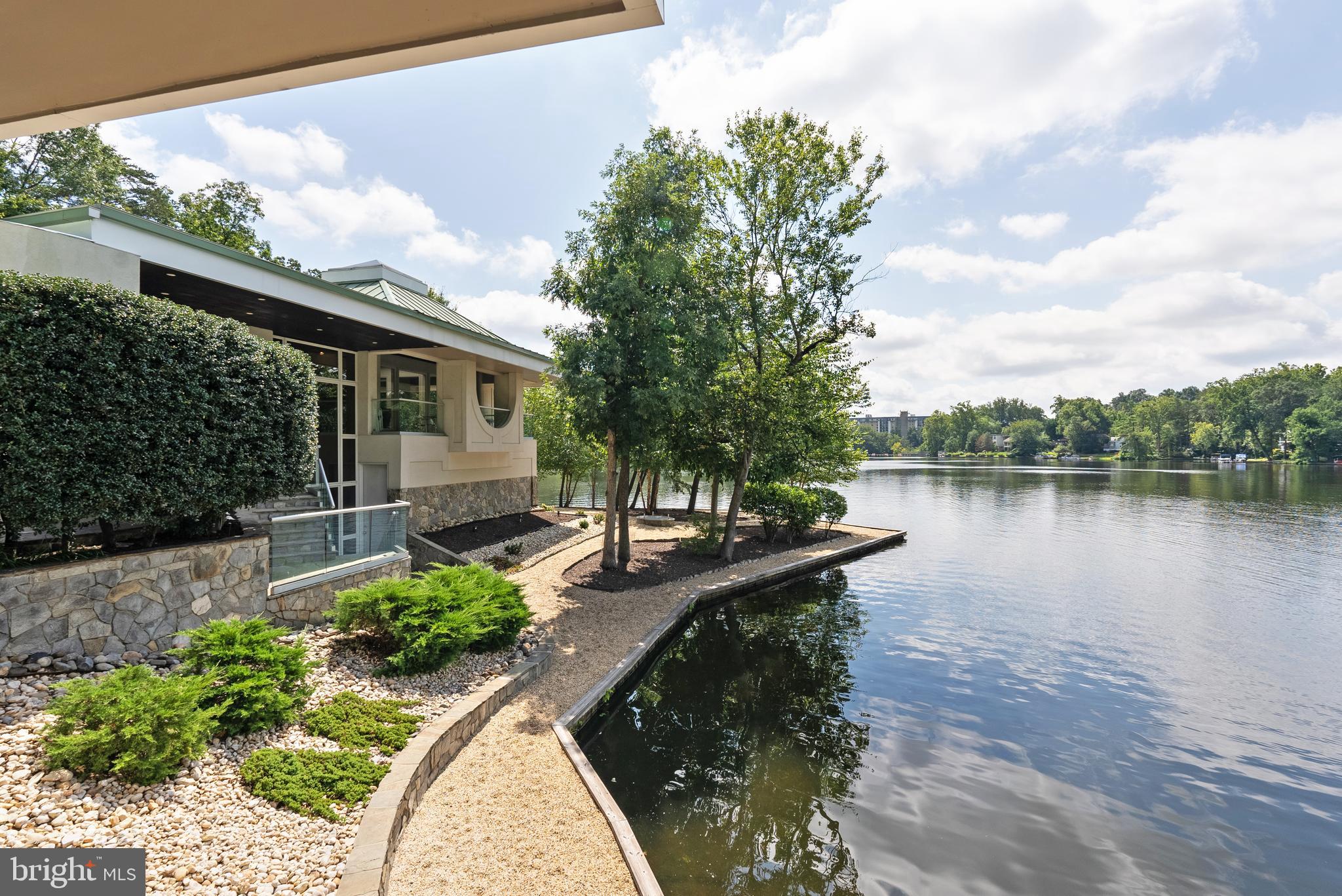 BARCROFT LAKE SHORES - Residential