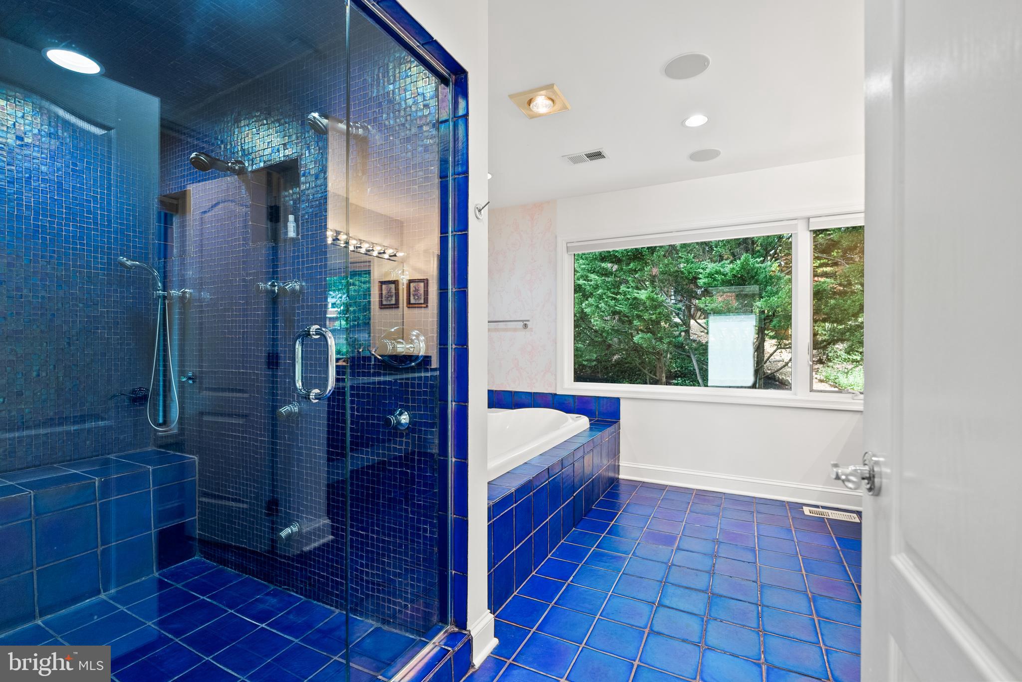 BARCROFT LAKE SHORES - Residential