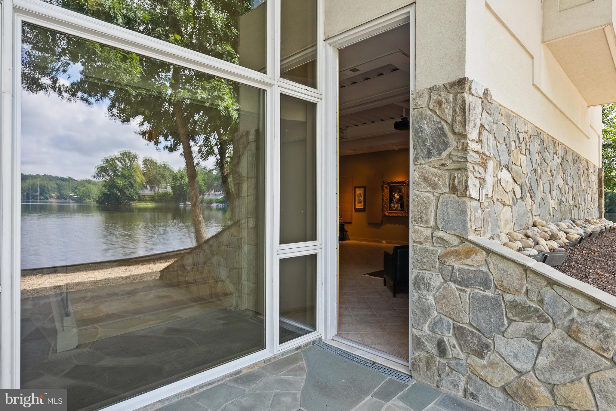 BARCROFT LAKE SHORES - Residential