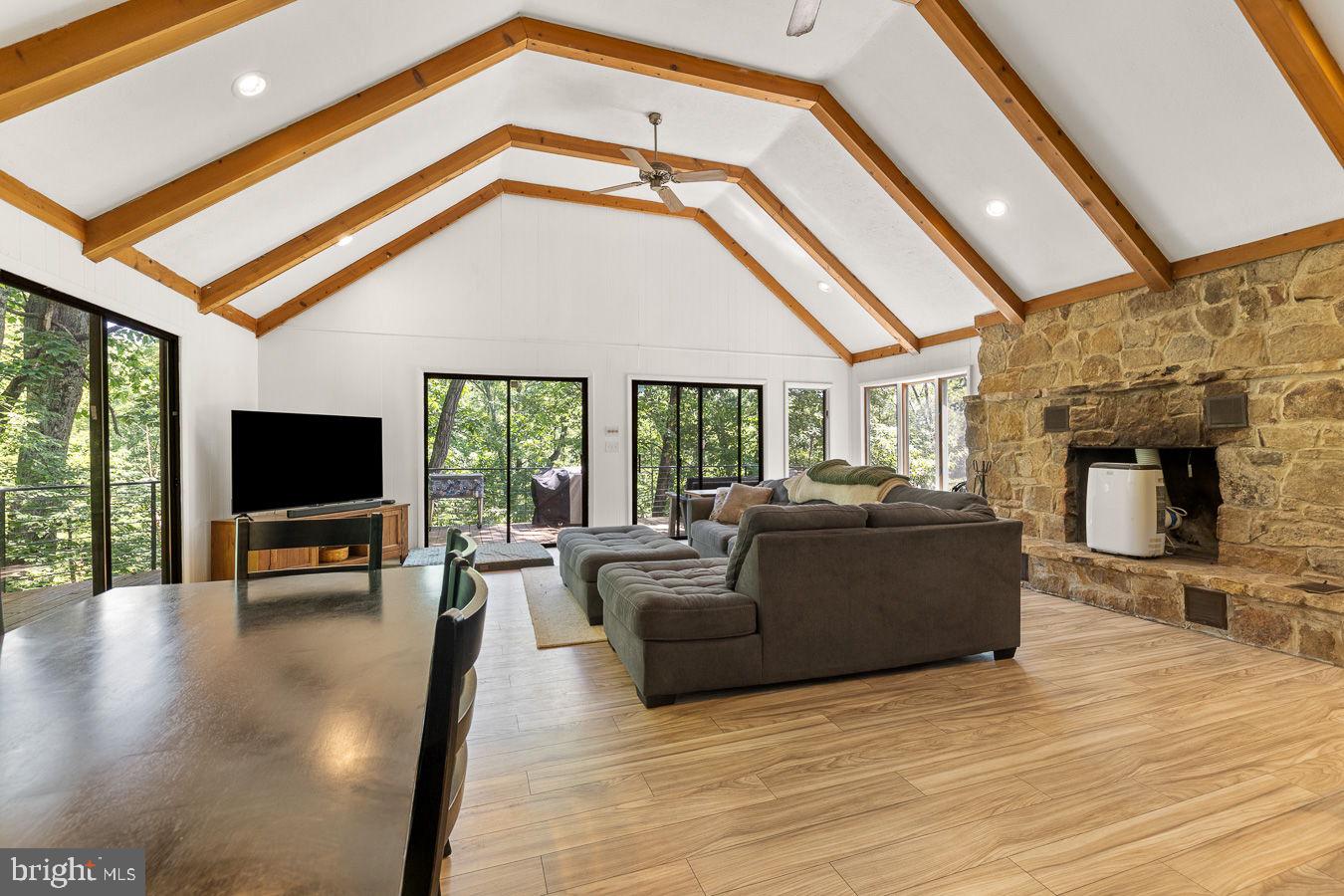 274 THREE OAKS DRIVE