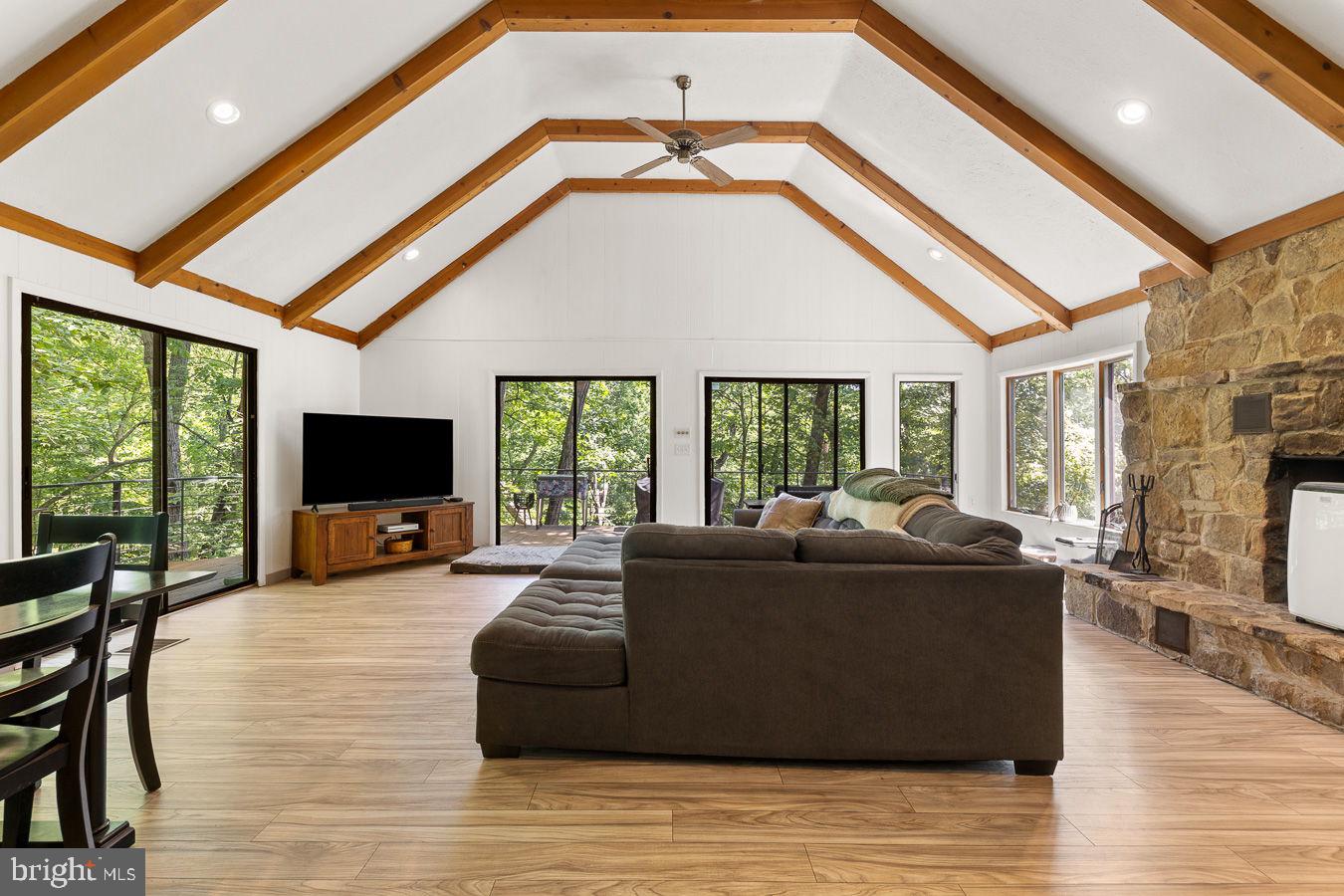 274 THREE OAKS DRIVE