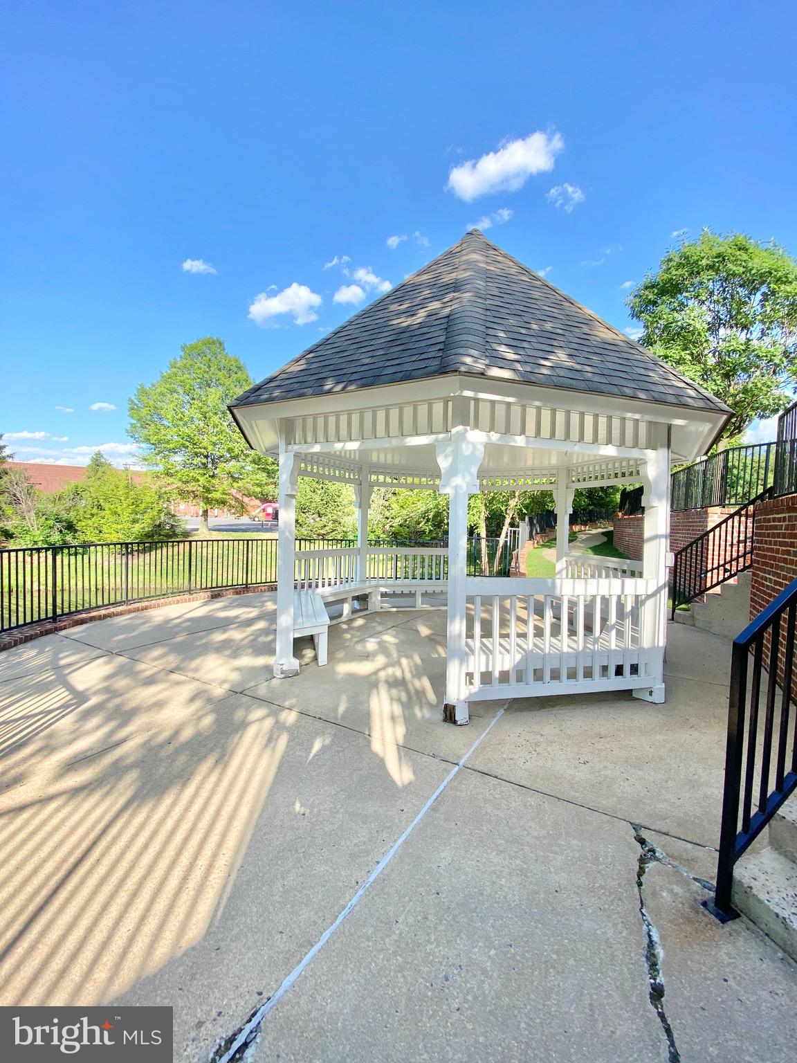 EXCHANGE AT VAN DORN - Residential Lease