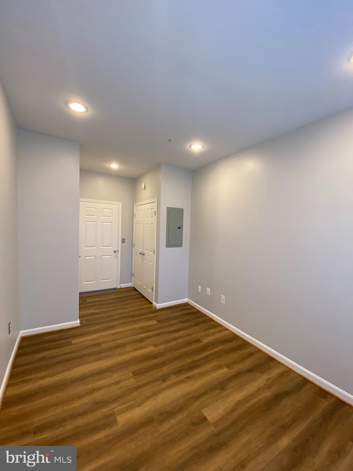 EXCHANGE AT VAN DORN - Residential Lease