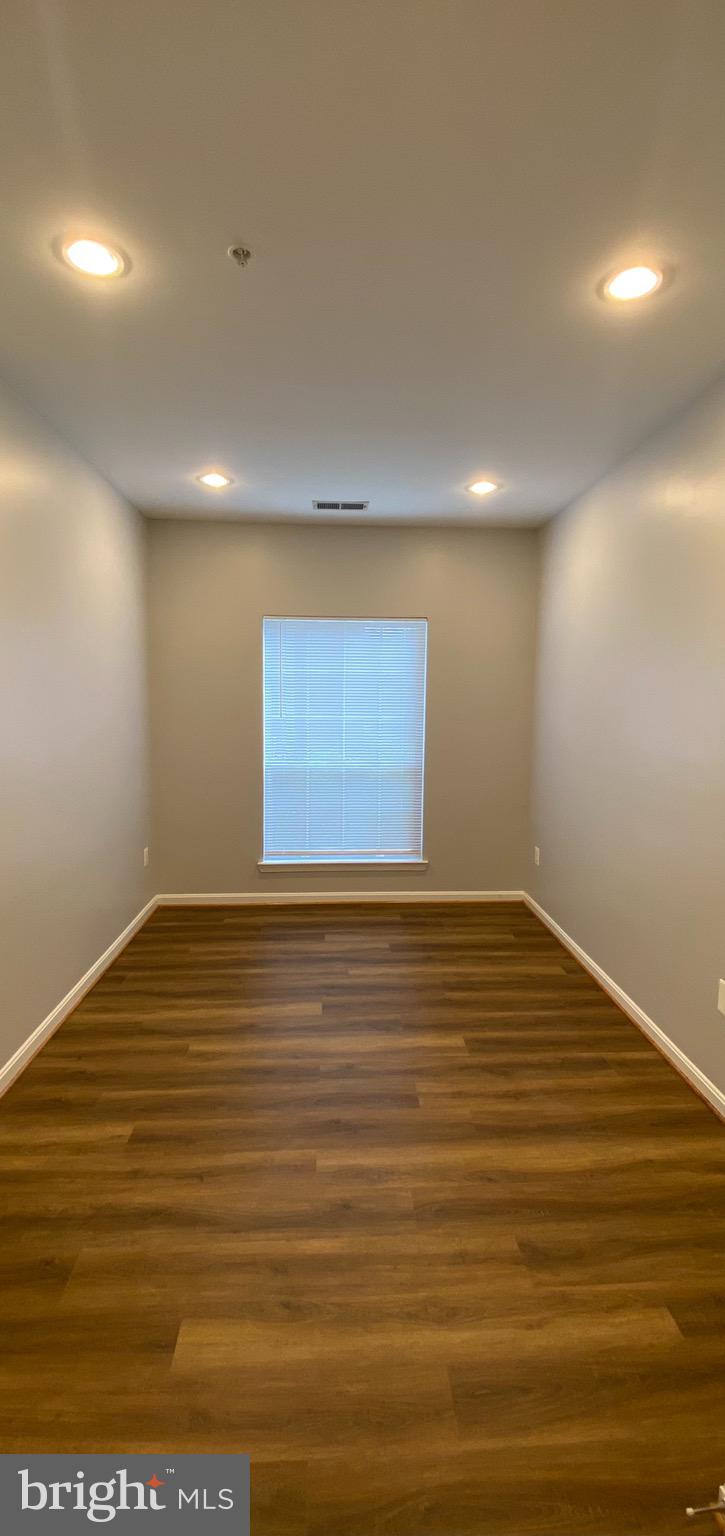 EXCHANGE AT VAN DORN - Residential Lease