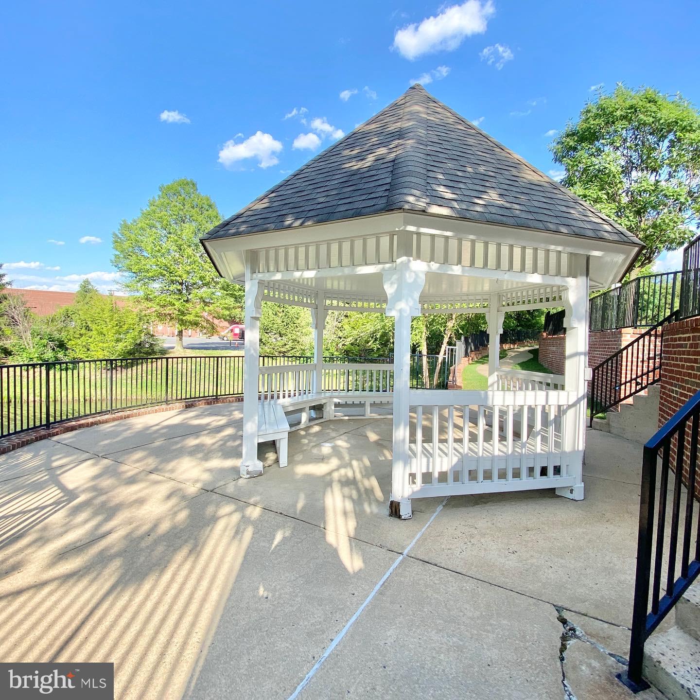 EXCHANGE AT VAN DORN - Residential Lease