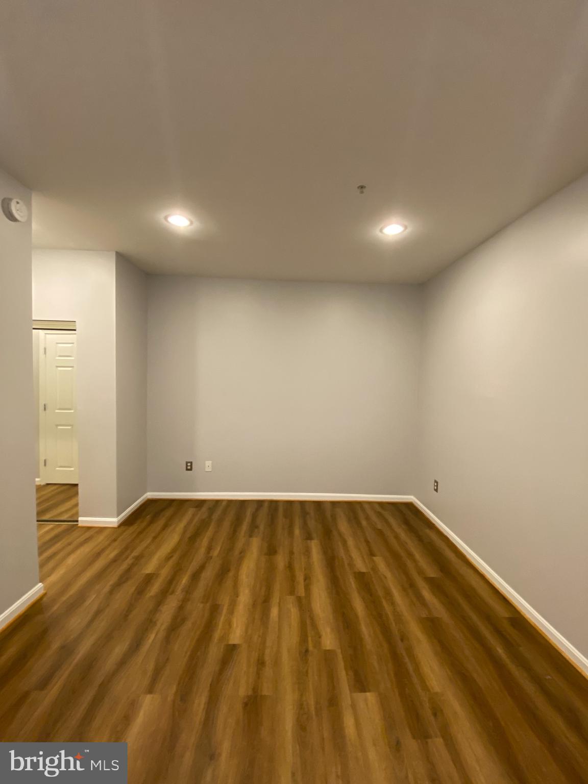 EXCHANGE AT VAN DORN - Residential Lease