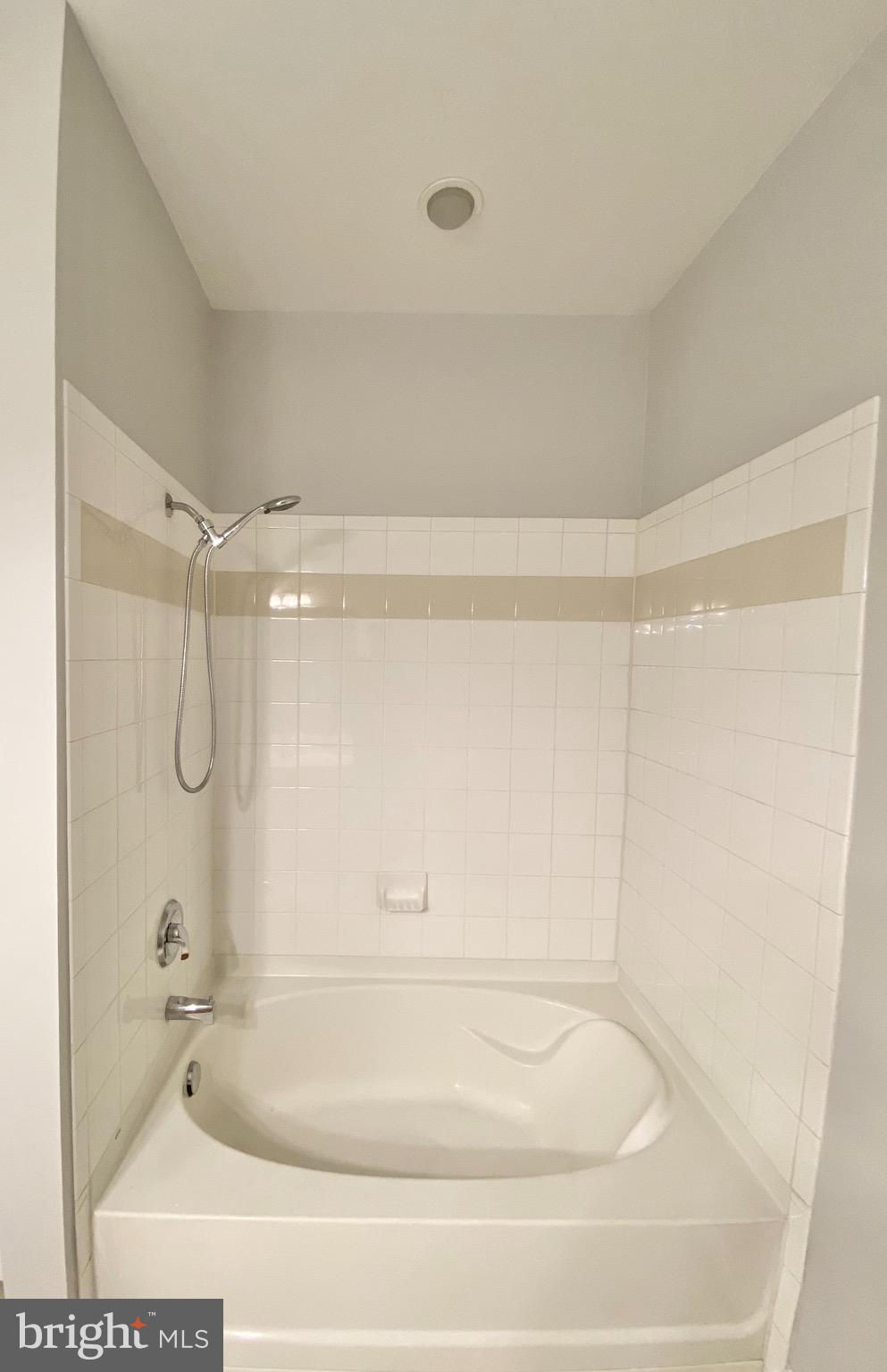 EXCHANGE AT VAN DORN - Residential Lease