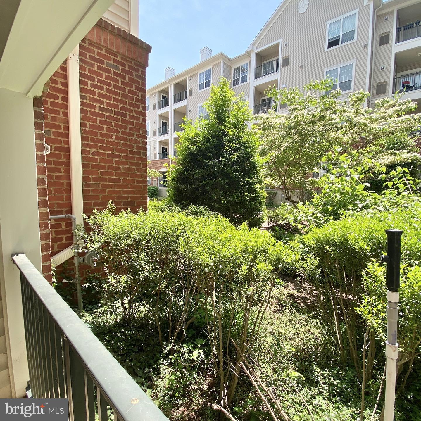 EXCHANGE AT VAN DORN - Residential Lease