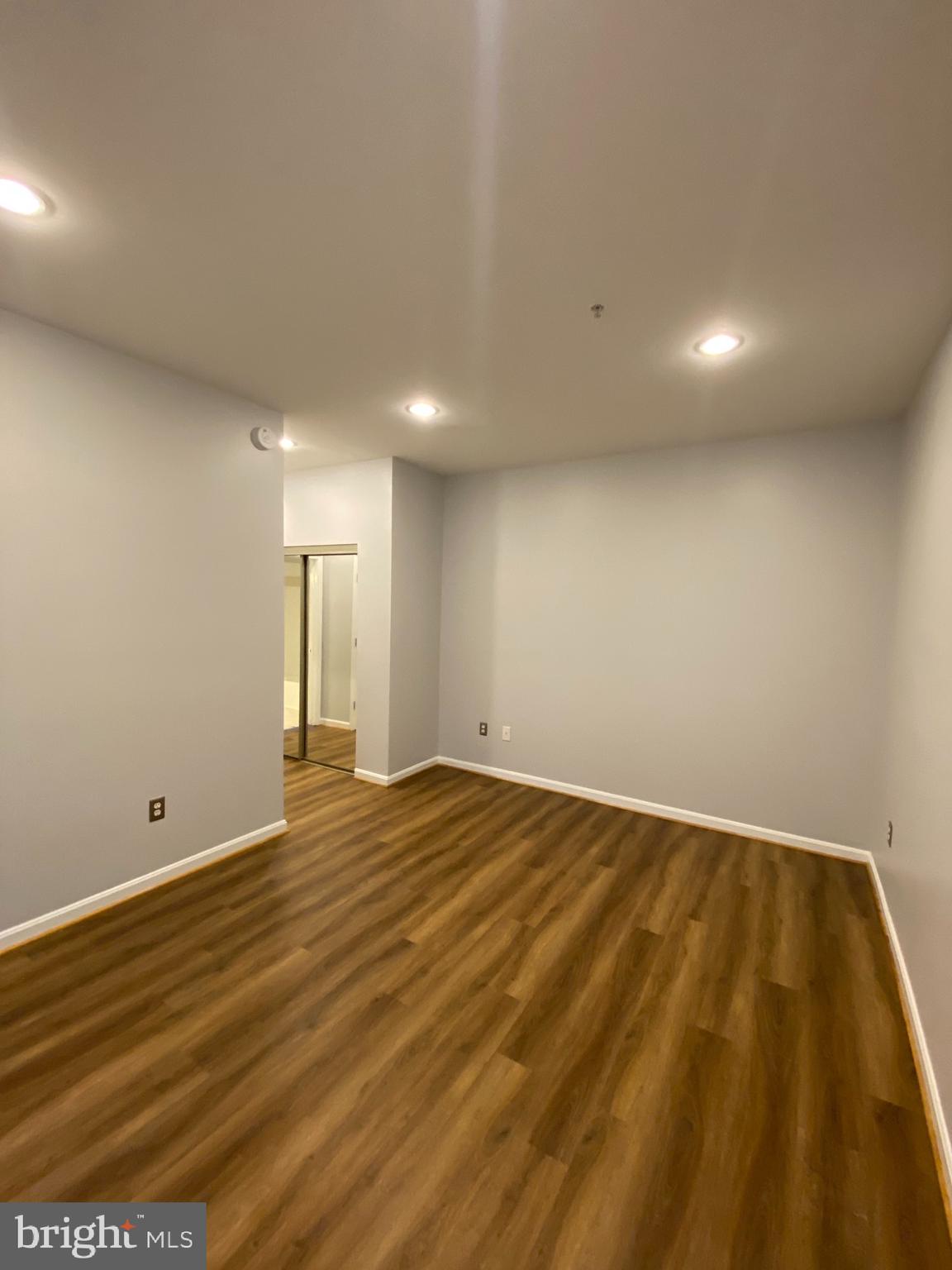 EXCHANGE AT VAN DORN - Residential Lease