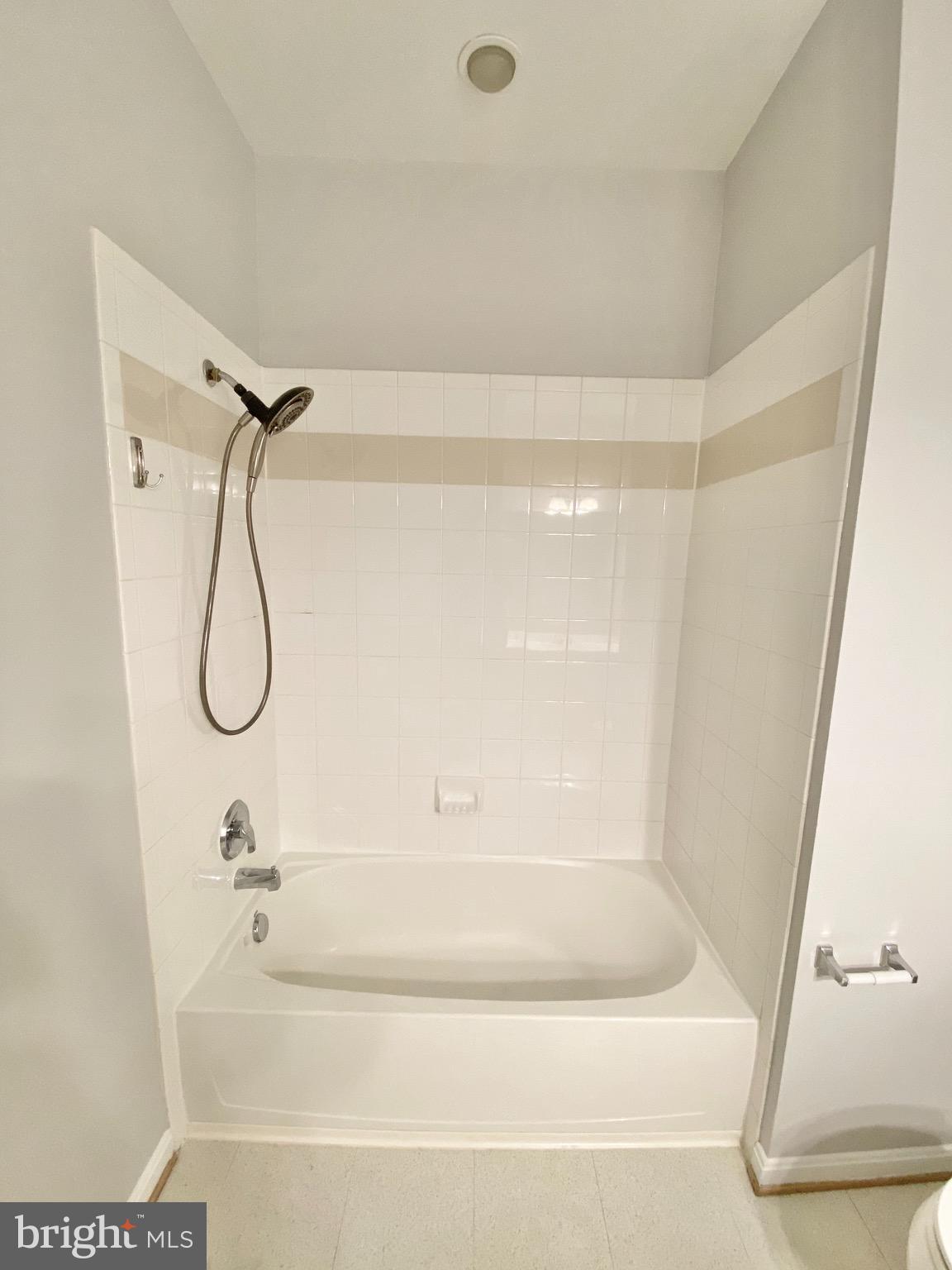 EXCHANGE AT VAN DORN - Residential Lease