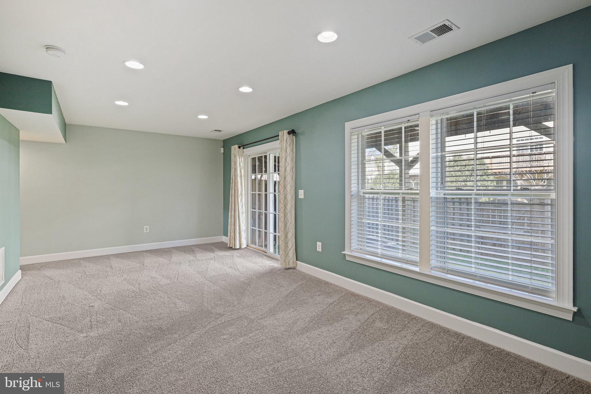 FOSTERS CREST - Residential Lease