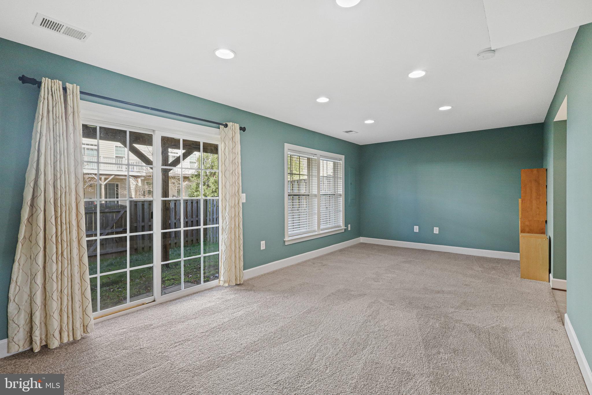 FOSTERS CREST - Residential Lease