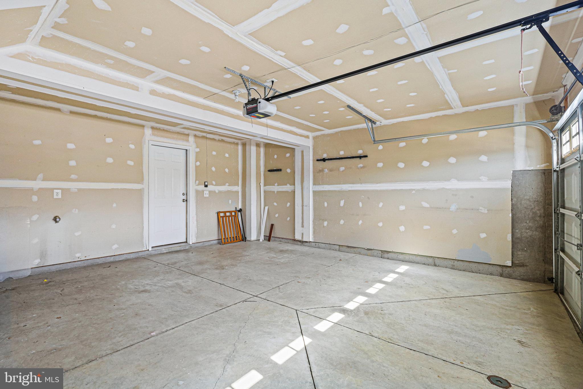 FOSTERS CREST - Residential Lease