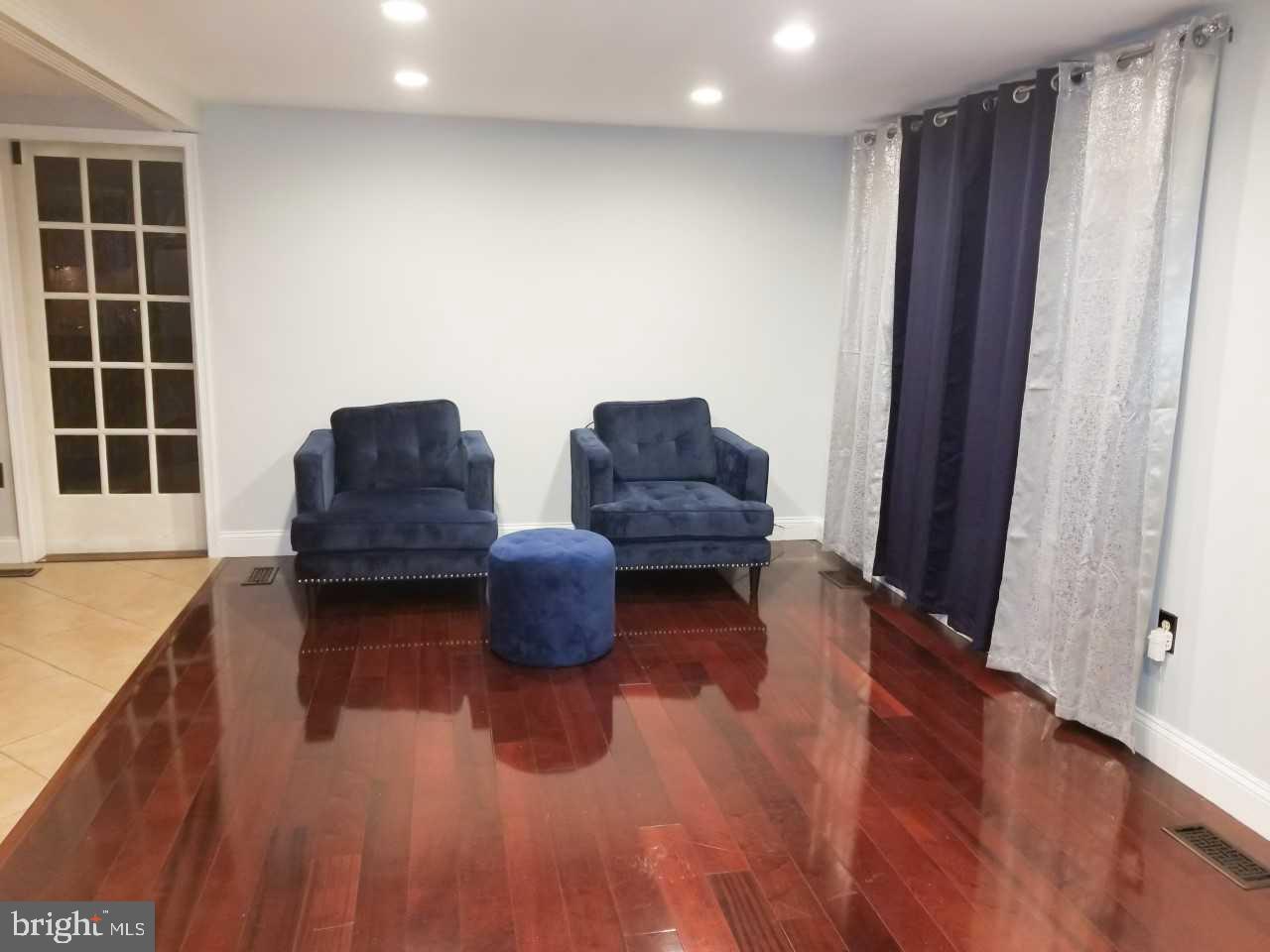 MAPLEWOOD - Residential