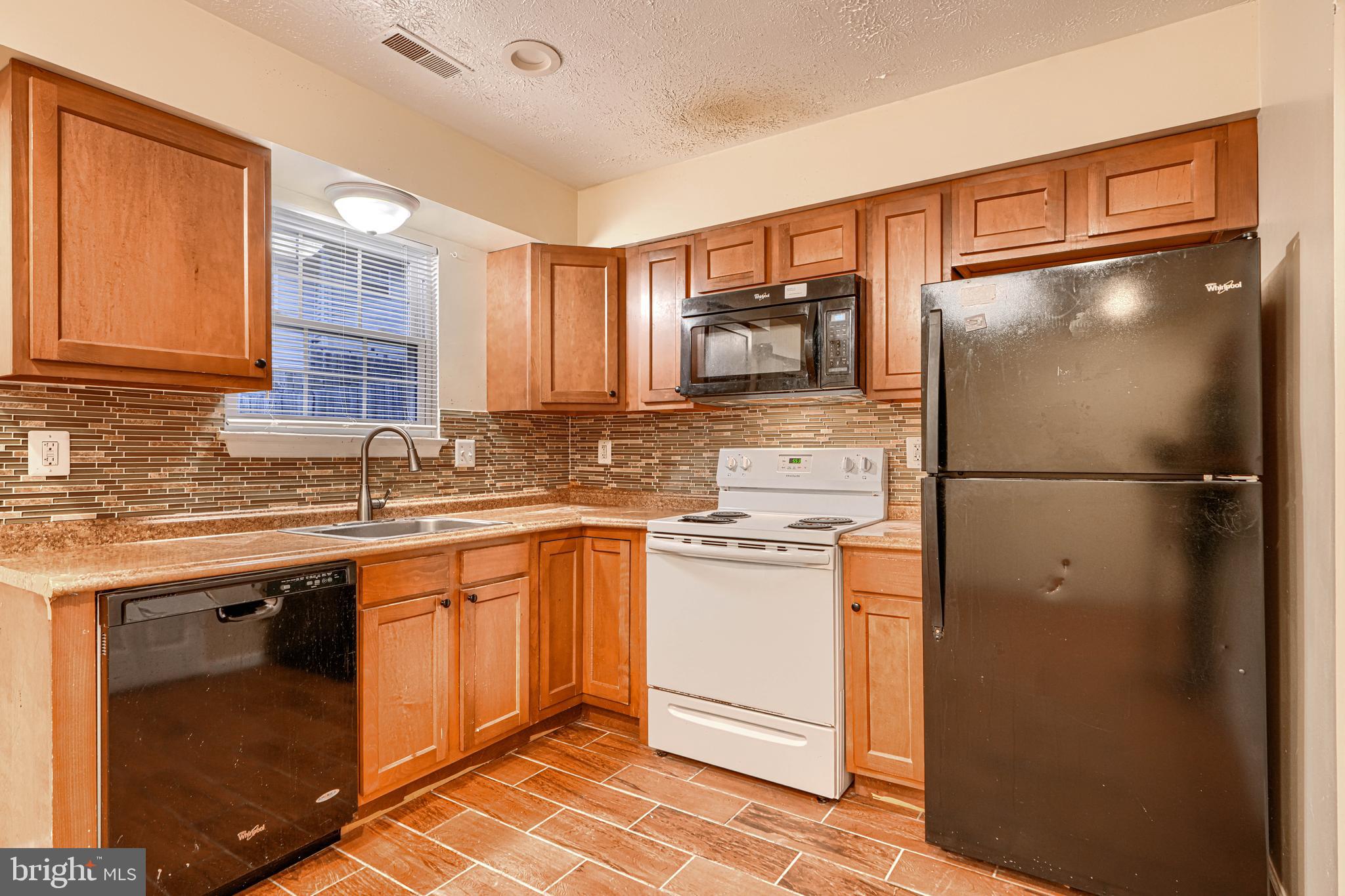 CAPITAL VIEW TOWNHOUSES - Residential