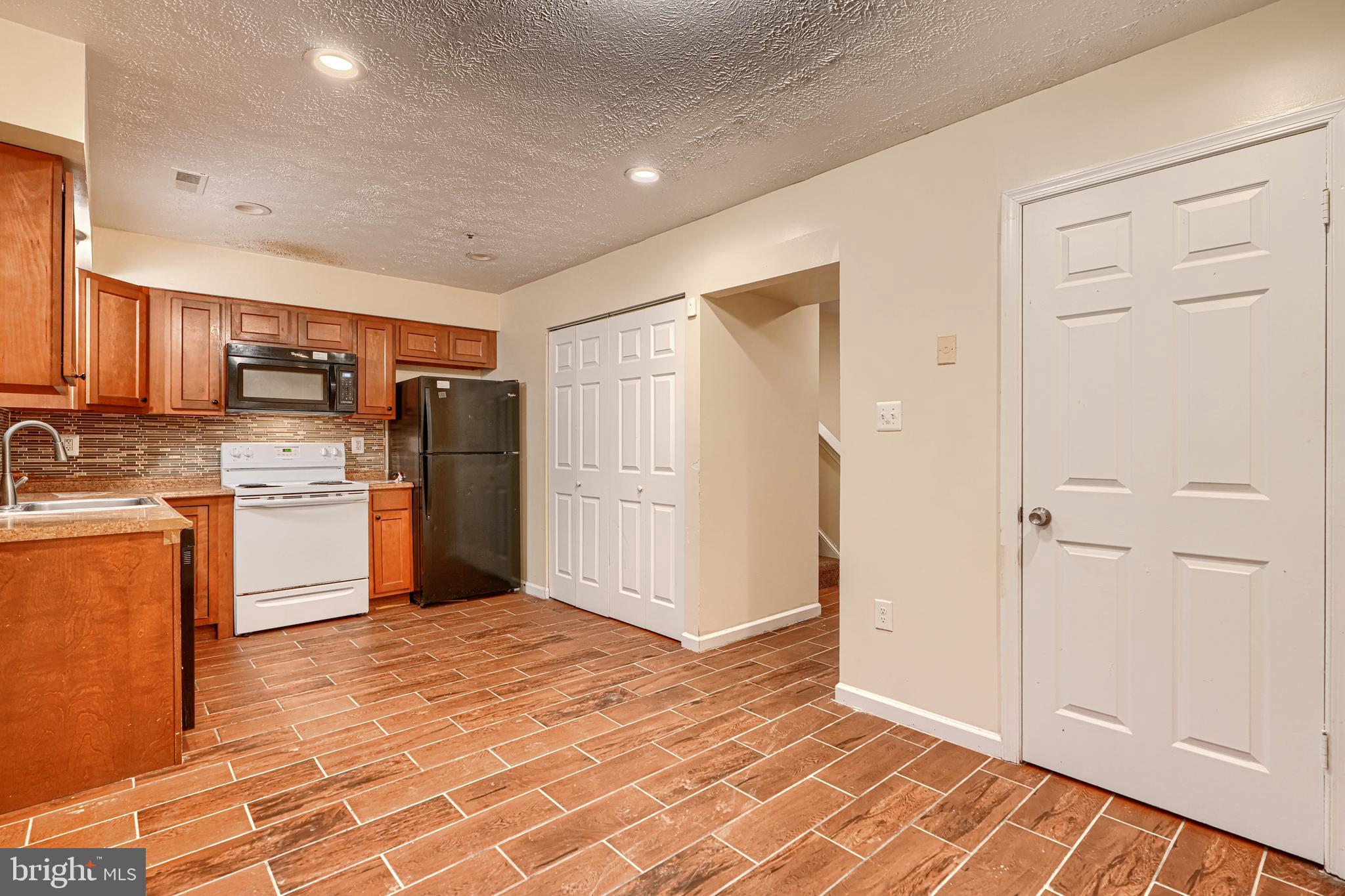 CAPITAL VIEW TOWNHOUSES - Residential