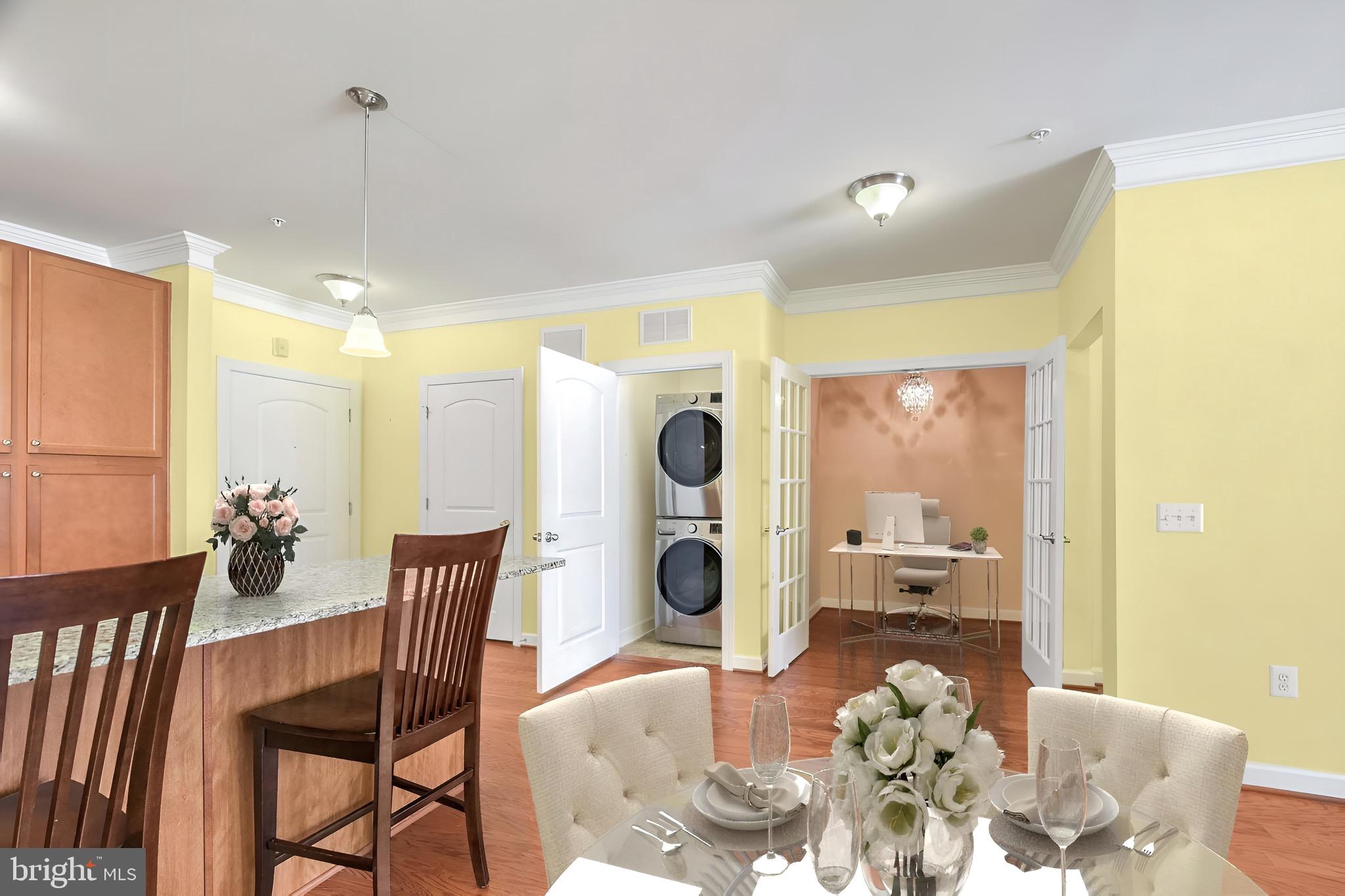 DISCOVERY SQUARE - Residential