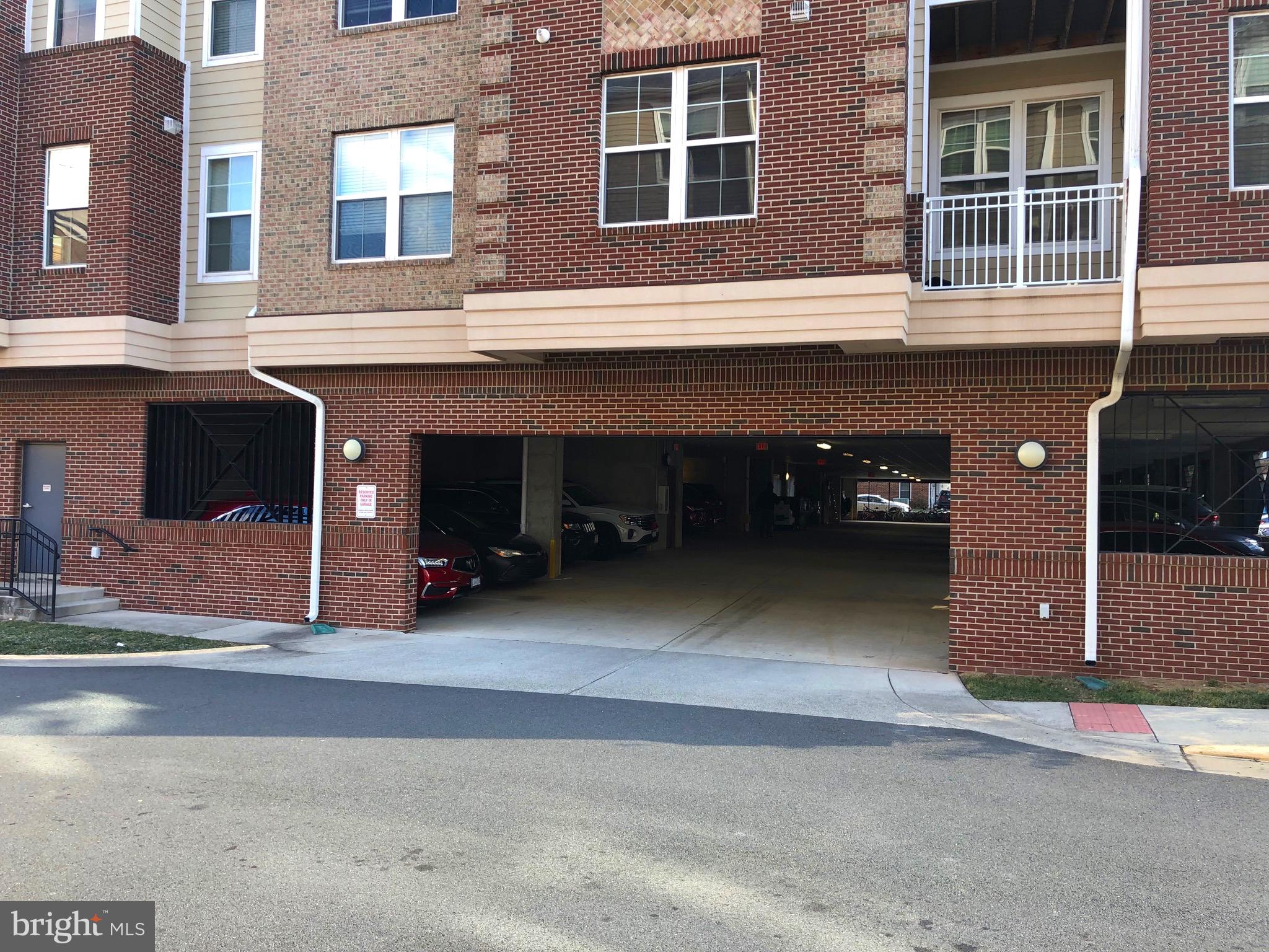 DISCOVERY SQUARE - Residential