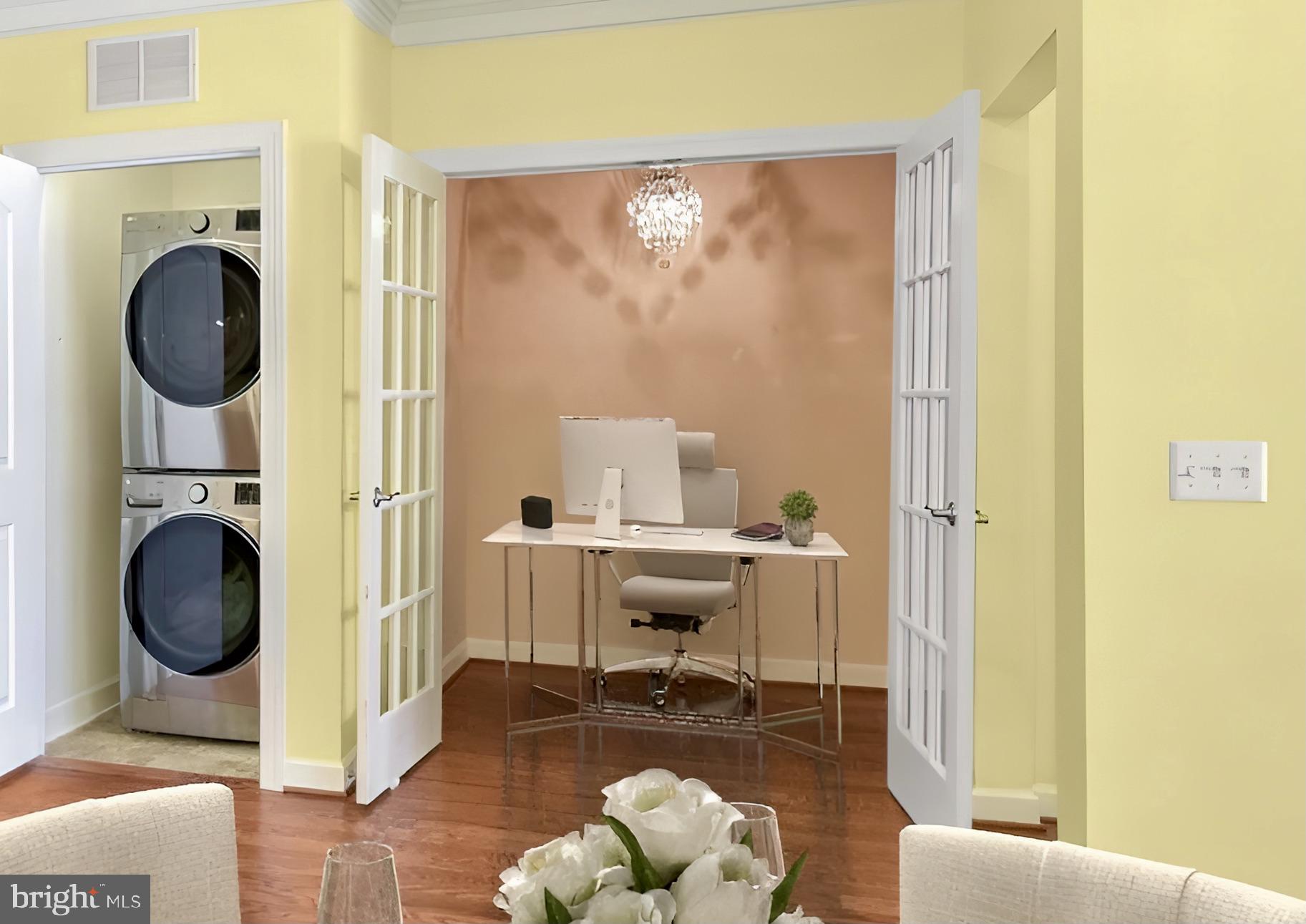 DISCOVERY SQUARE - Residential