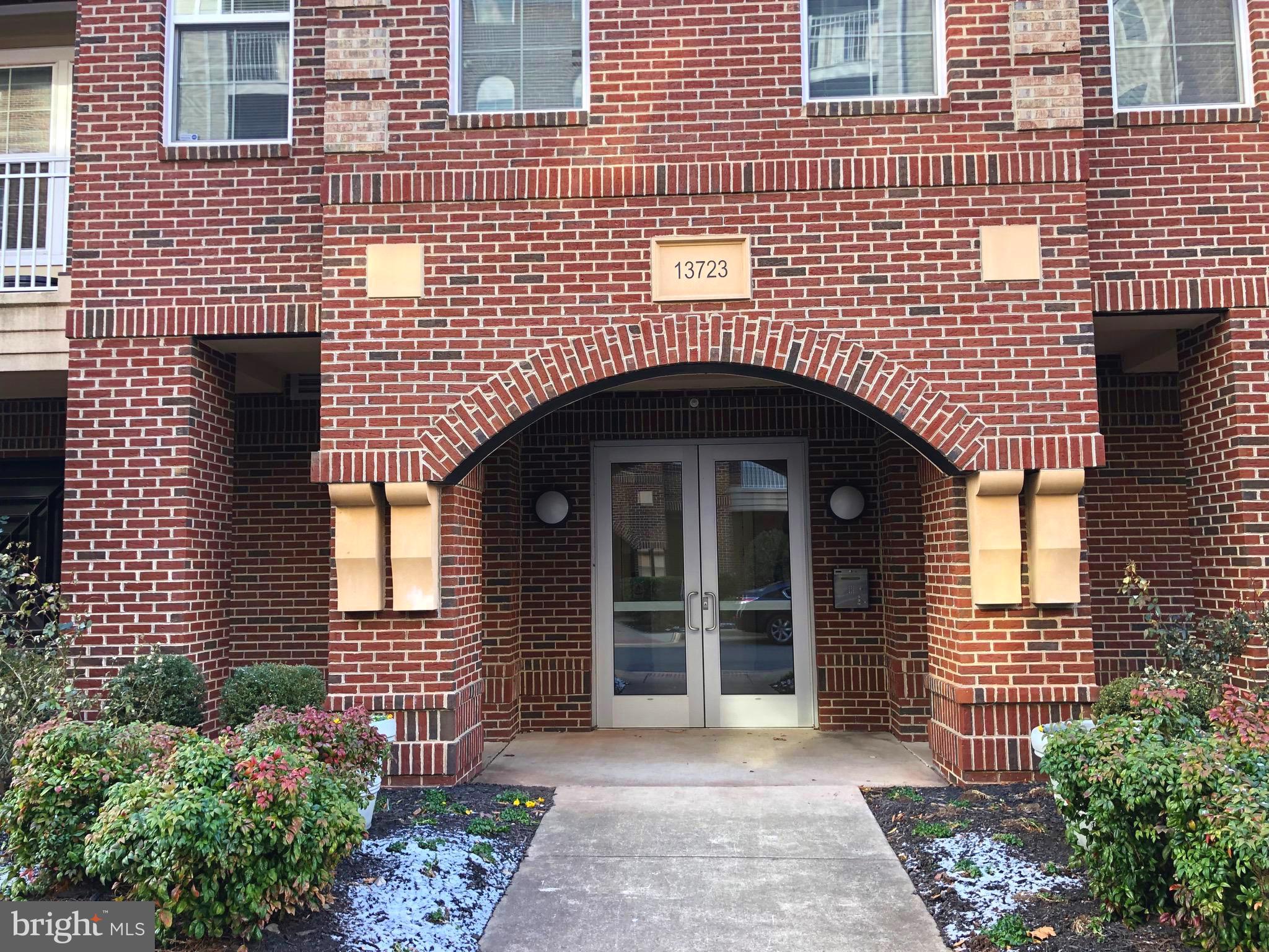 DISCOVERY SQUARE - Residential