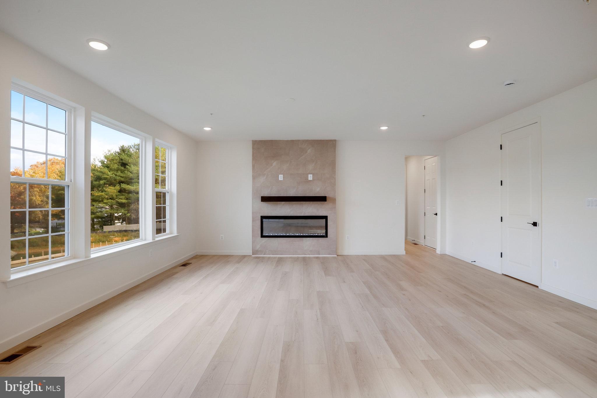 WORTHINGTON GROVE - Residential