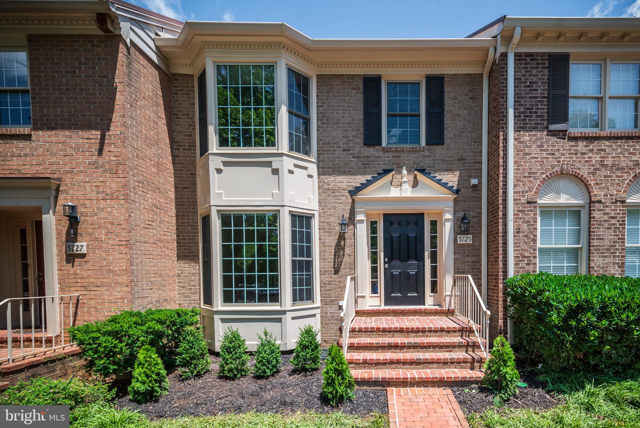 5725 BREWER HOUSE CIRCLE