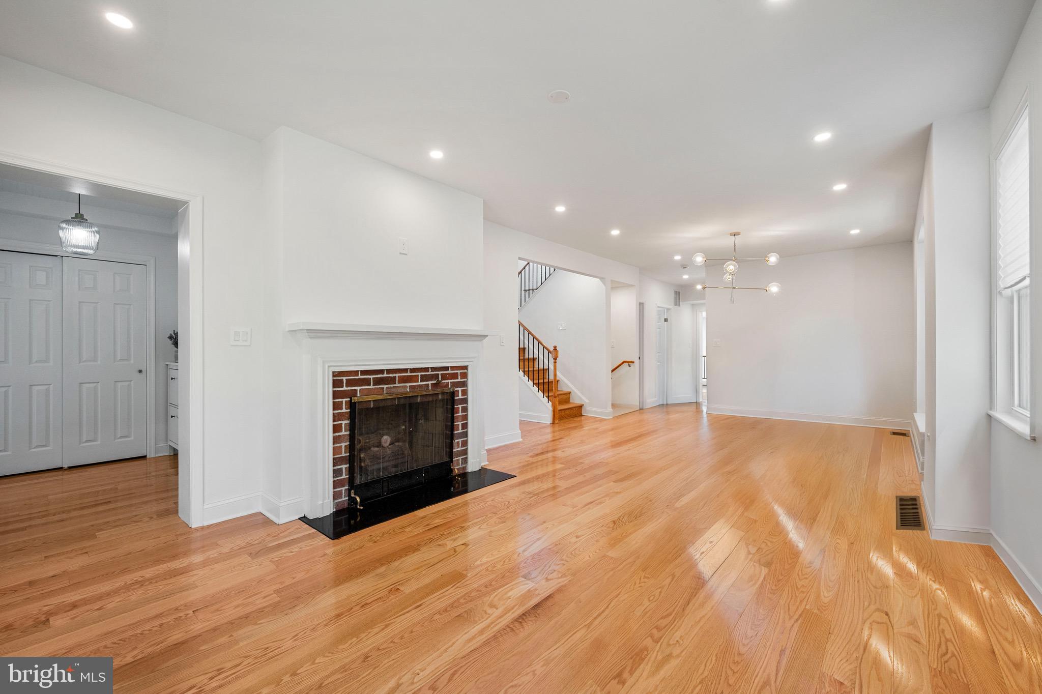 SILVER SPRING - Residential Lease