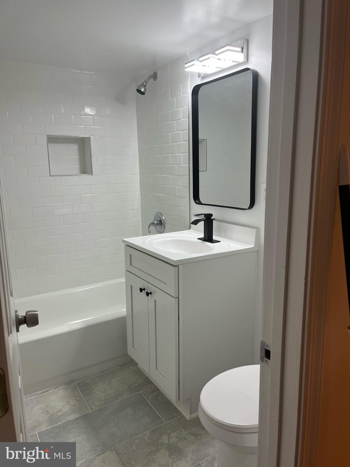 SILVER SPRING - Residential Lease