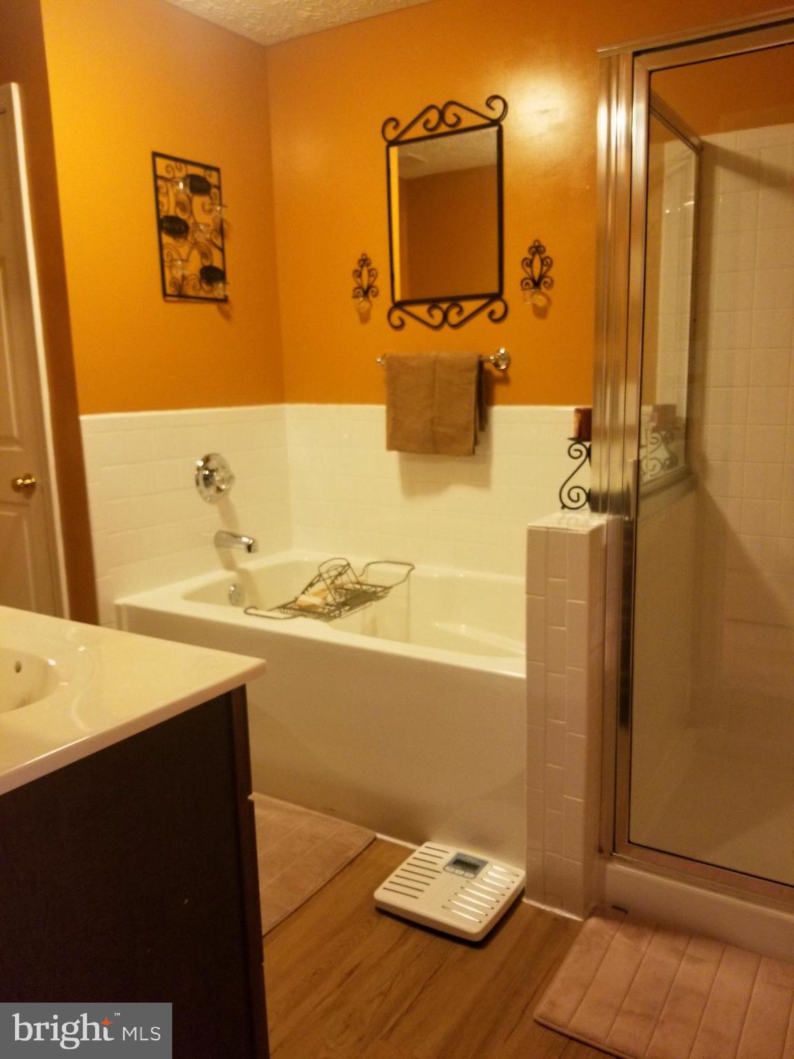 ASBURY WOODS - Residential