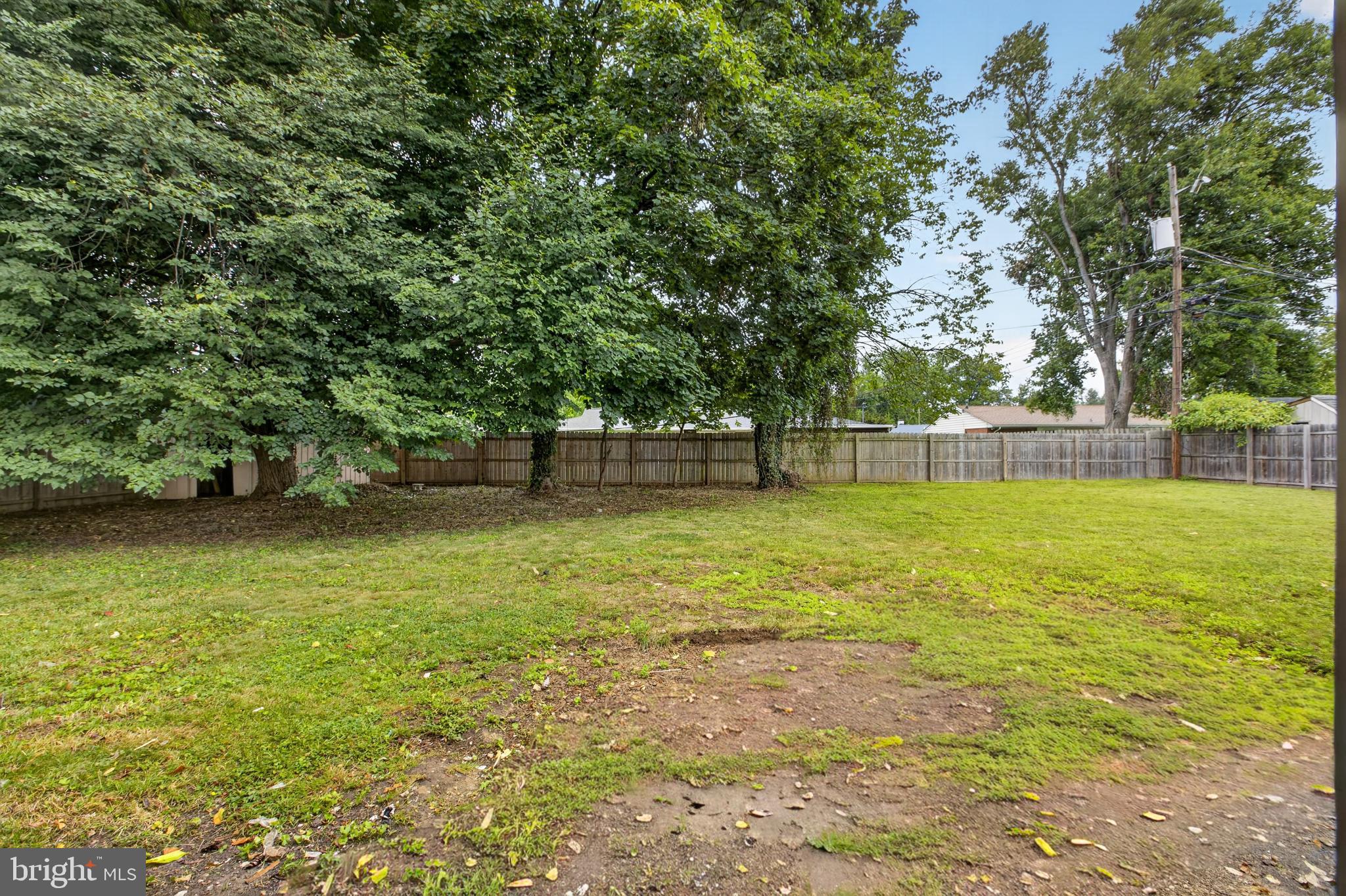4 KNICKERBOCKER DRIVE